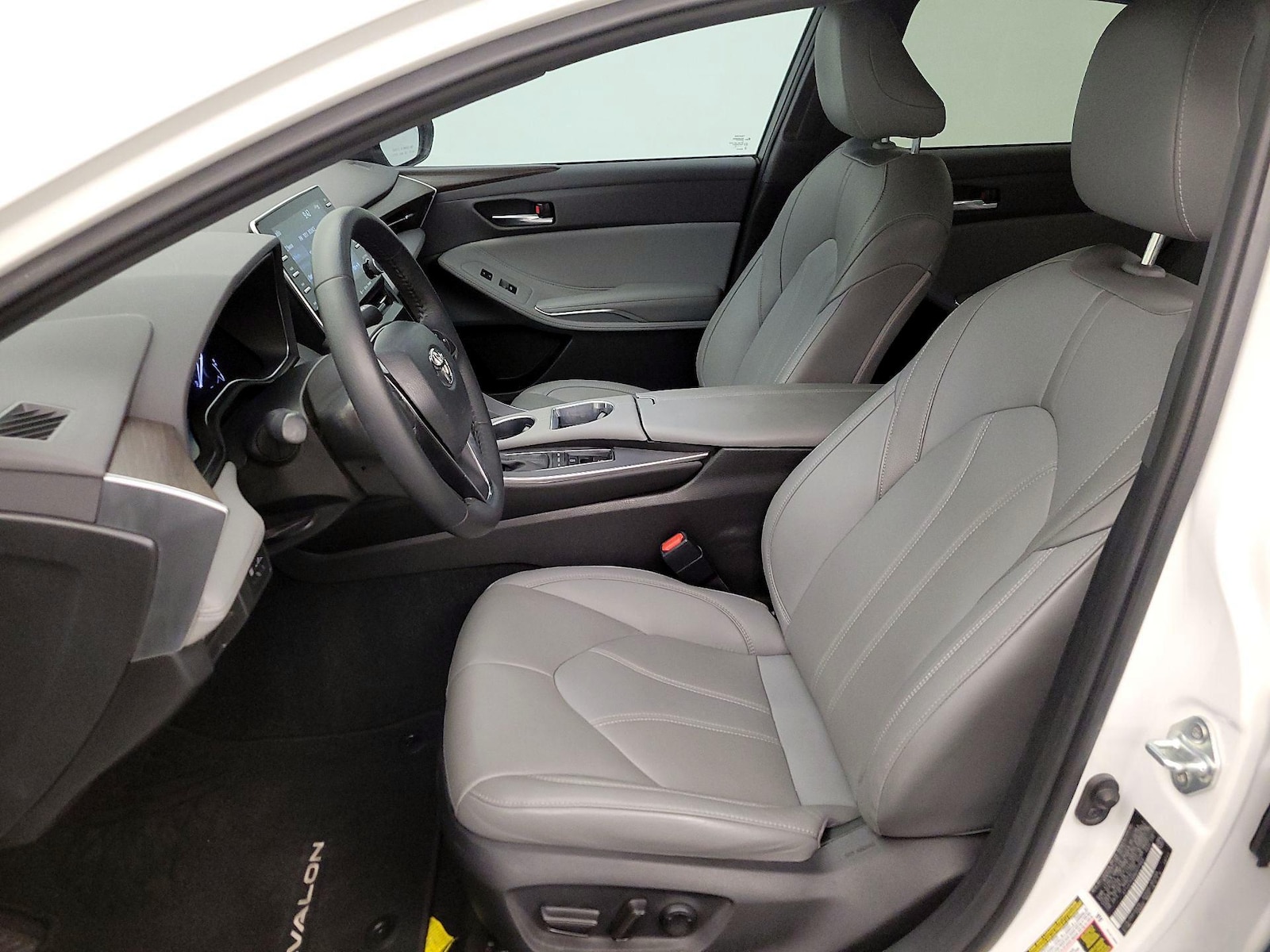 2022 Toyota Avalon XLE - Photo 12