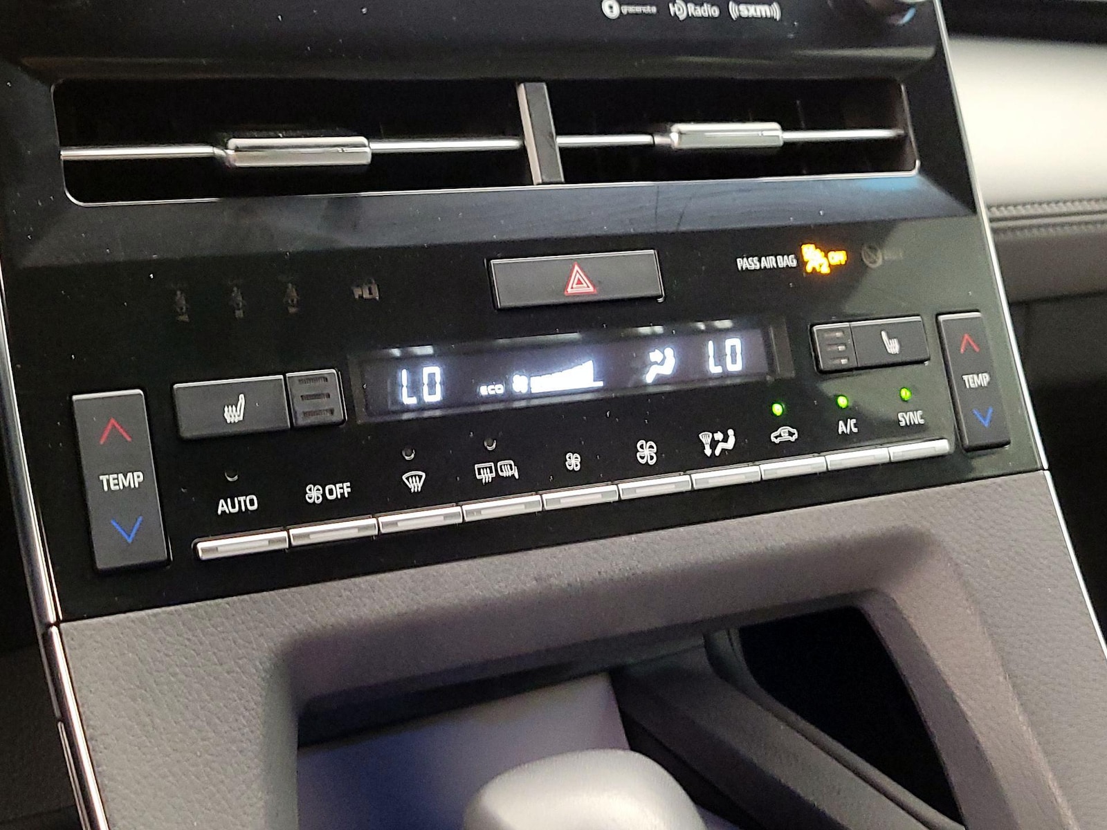 2022 Toyota Avalon XLE - Photo 17