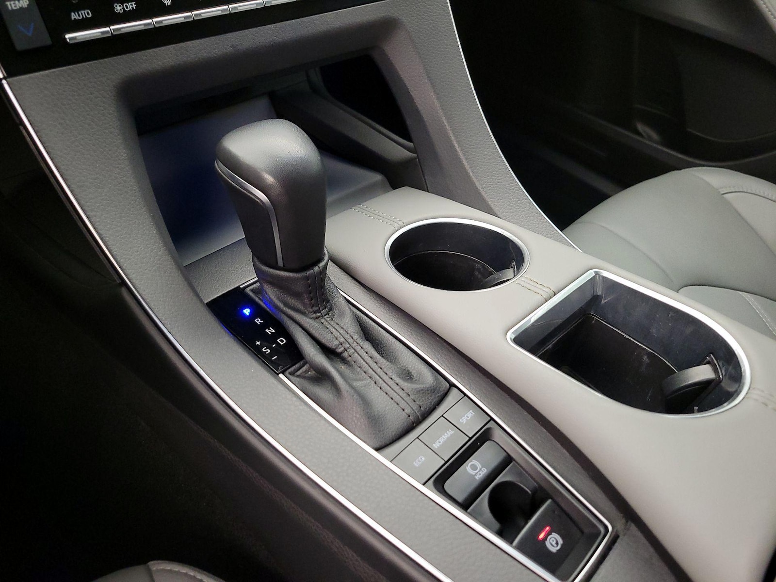 2022 Toyota Avalon XLE - Photo 18
