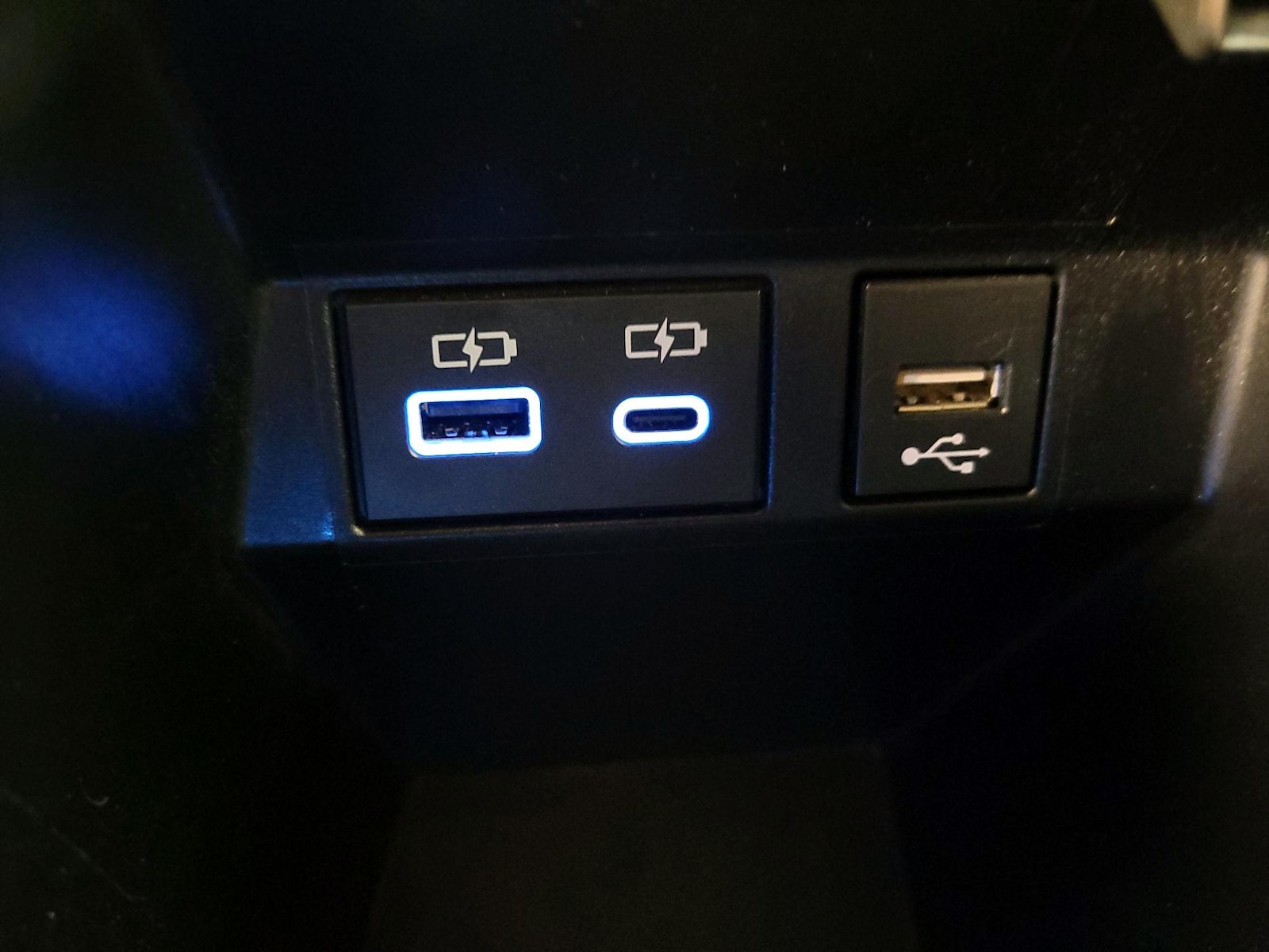 2022 Toyota Avalon XLE - Photo 19