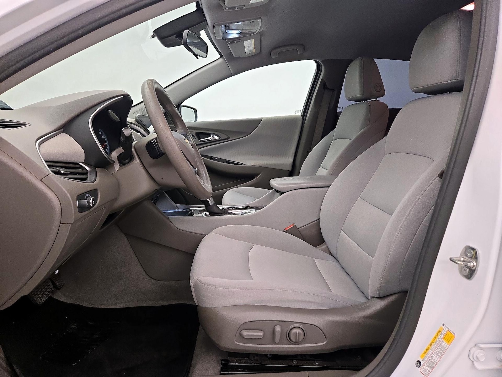 Power Seat(s) & Side Airbags