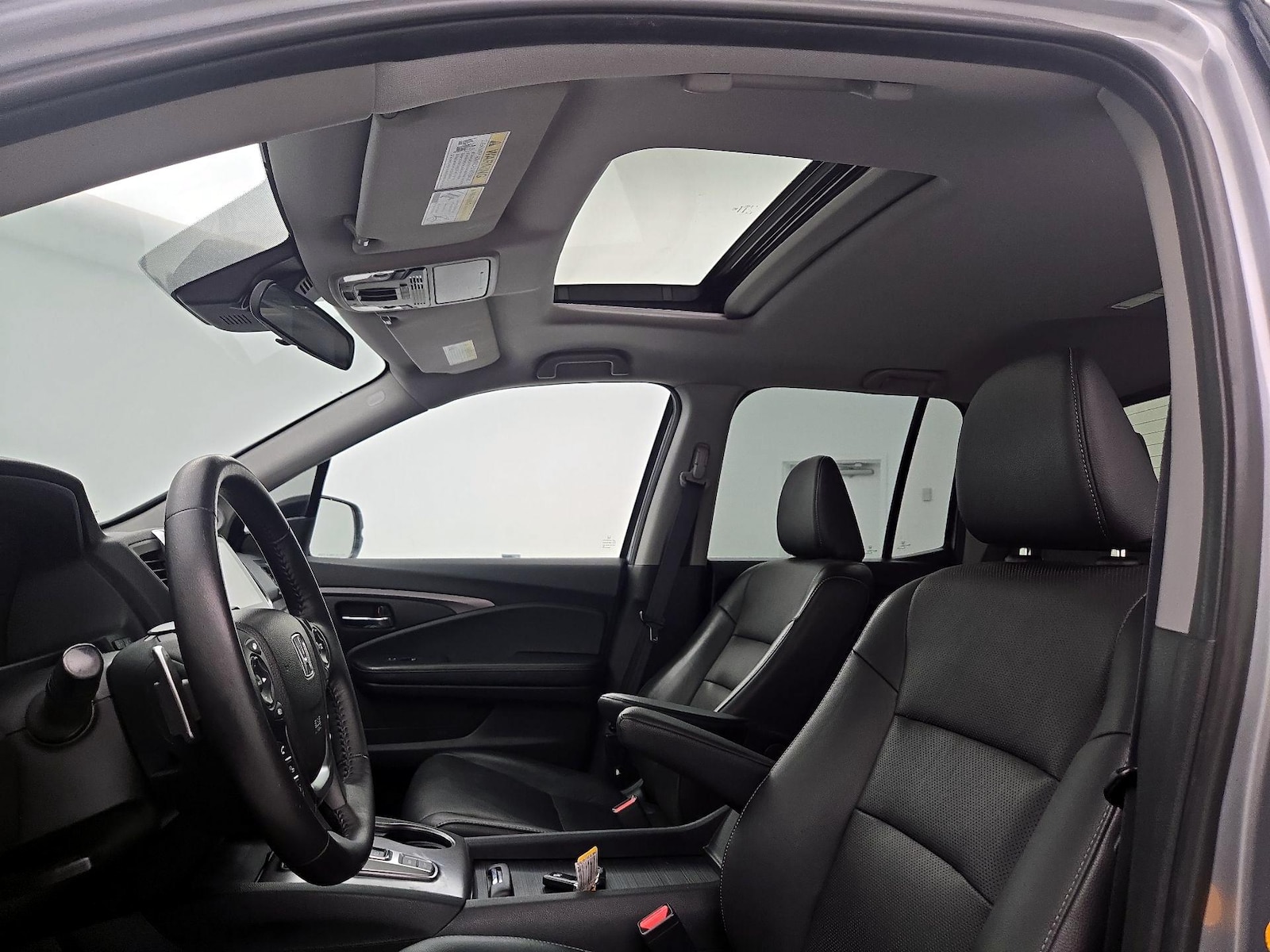 Sunroof(s) & Overhead Airbags