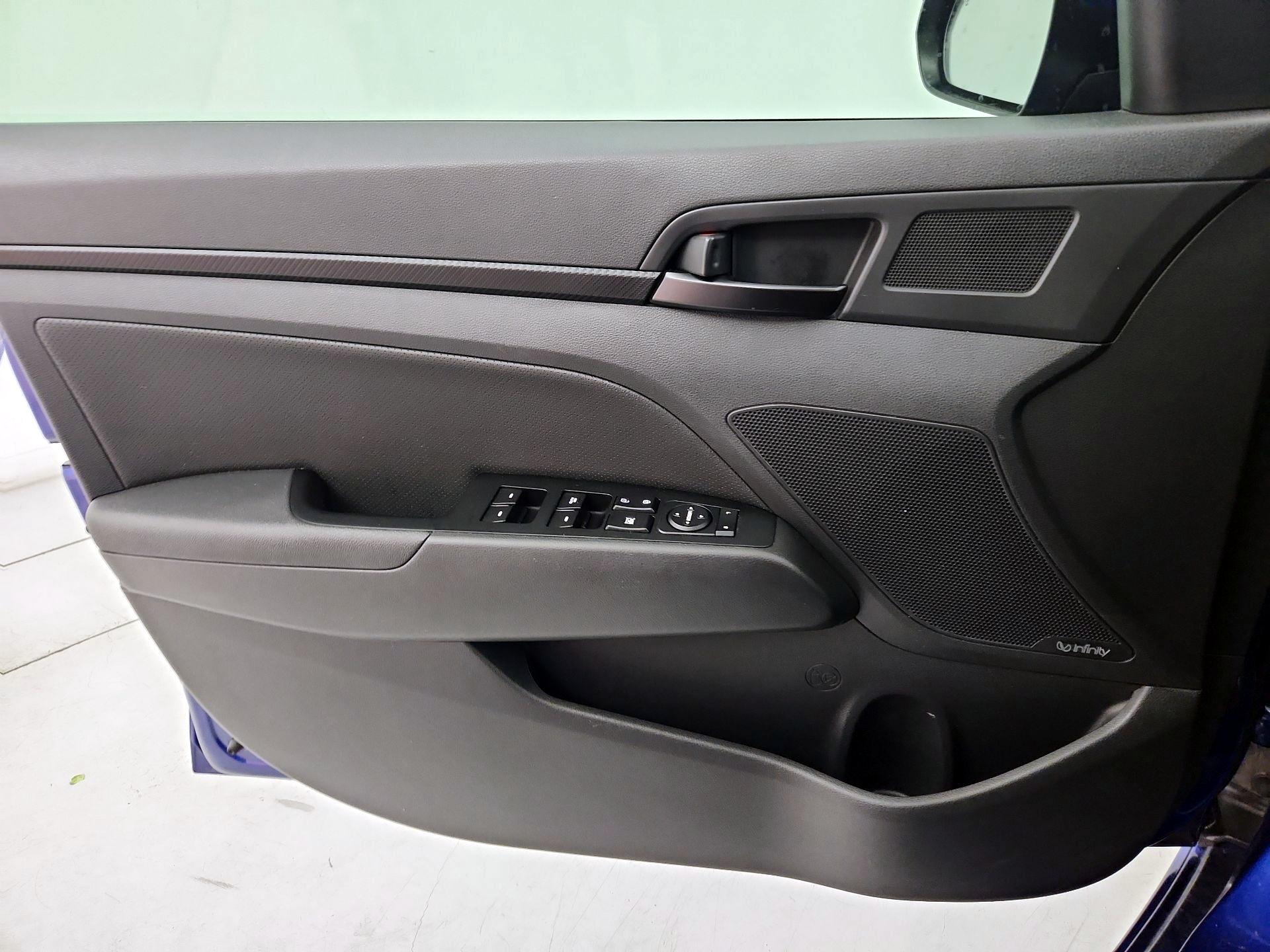 Thumbnail: 2020 Hyundai Elantra - 12