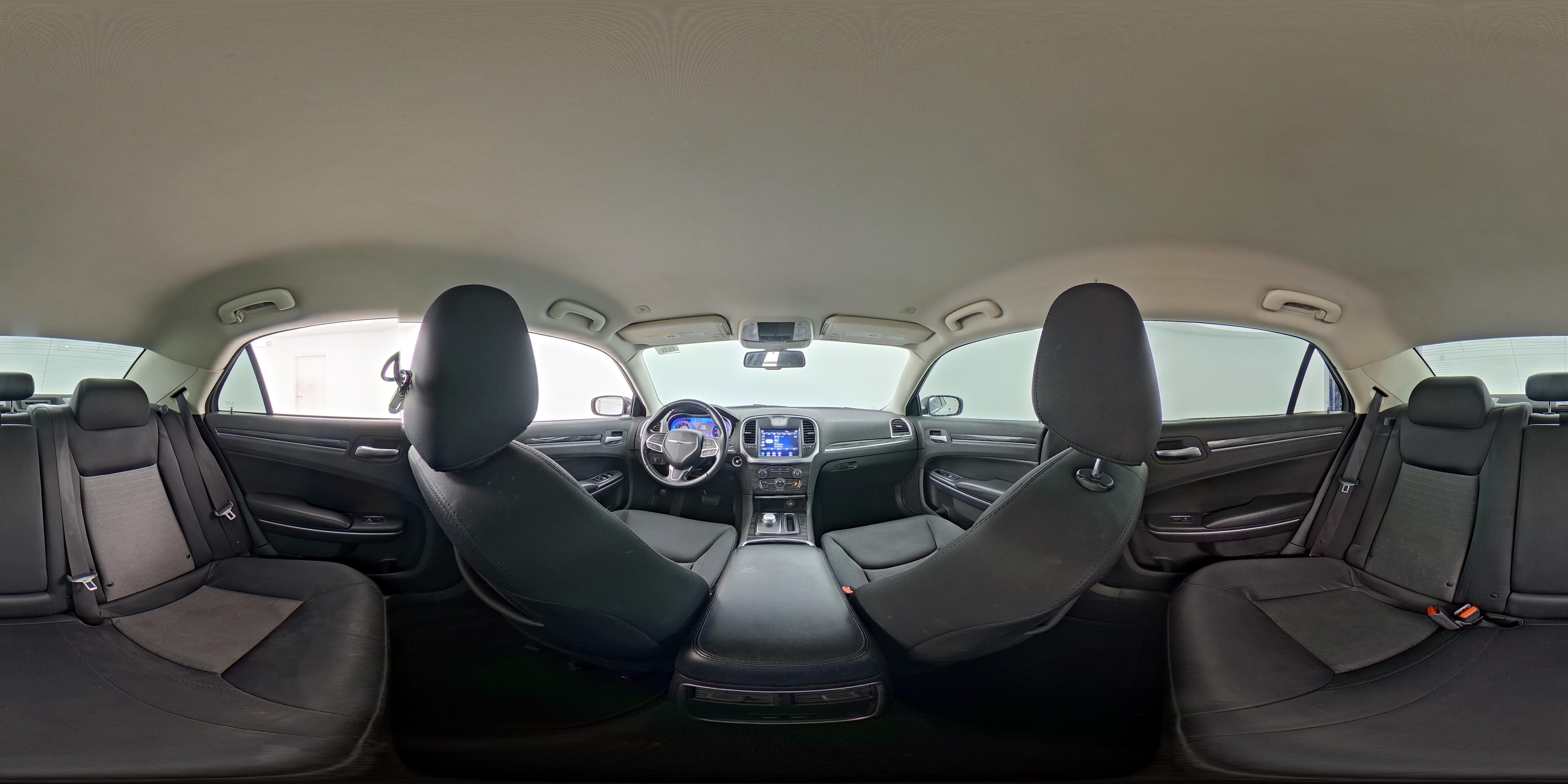 2020 Chrysler 300 Touring - Photo 24