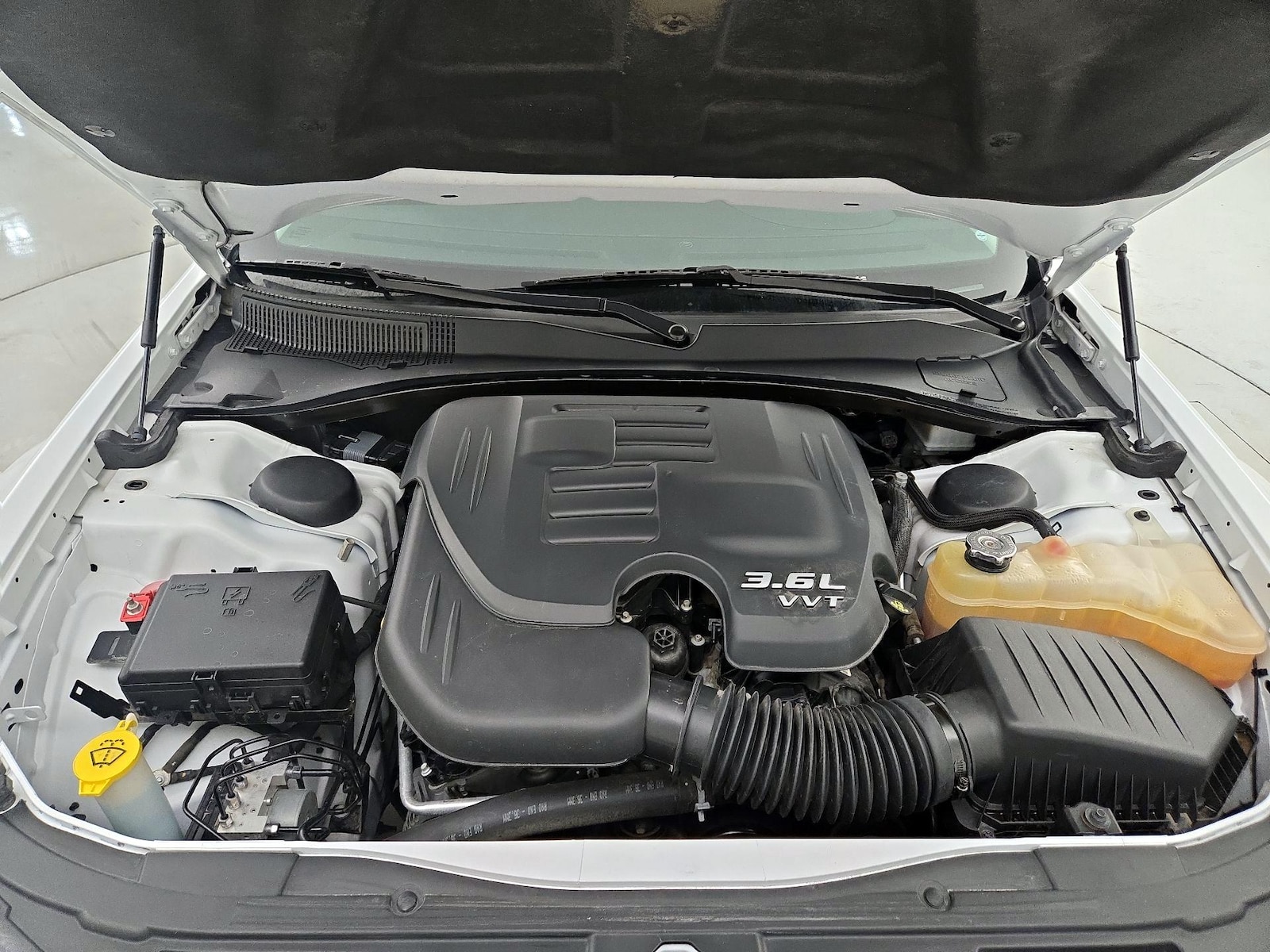 2020 Chrysler 300 Touring - Photo 22