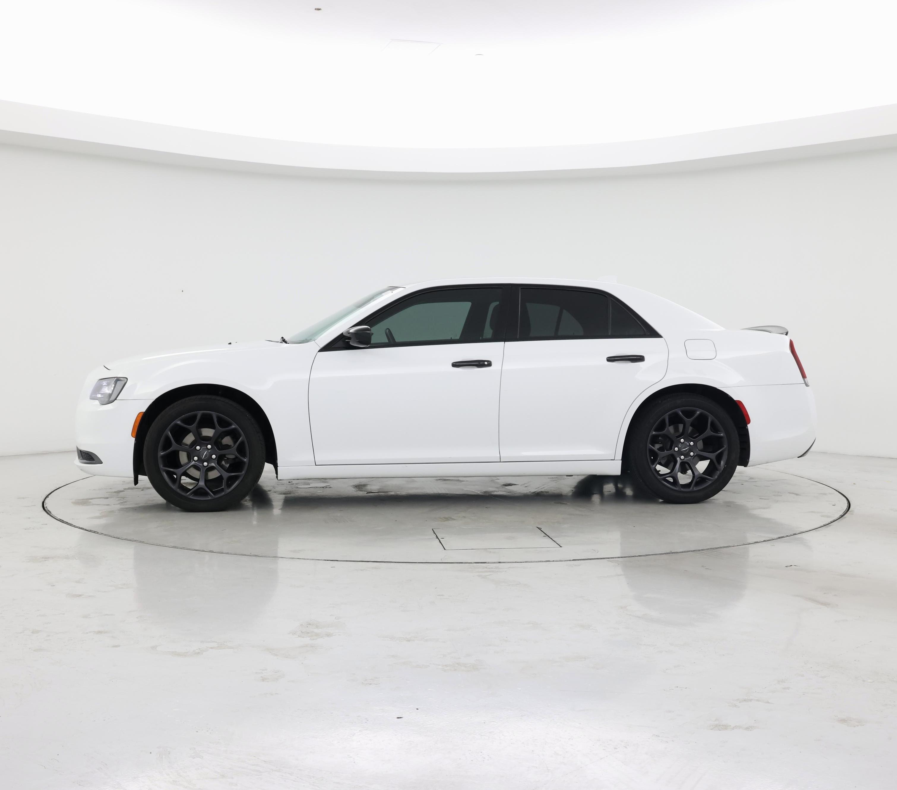Thumbnail: 2020 Chrysler 300 - 3