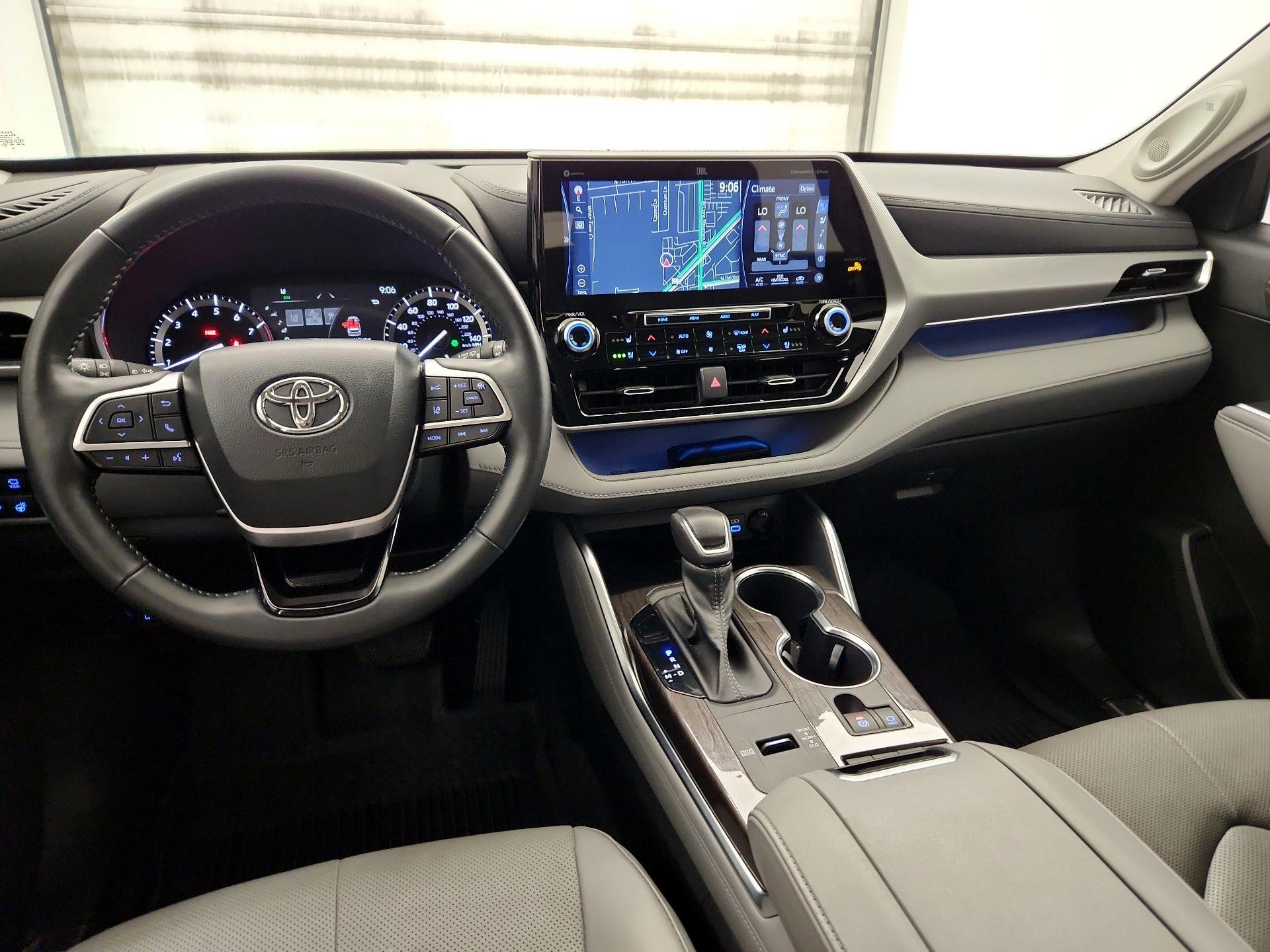 Thumbnail: 2022 Toyota Highlander - 9