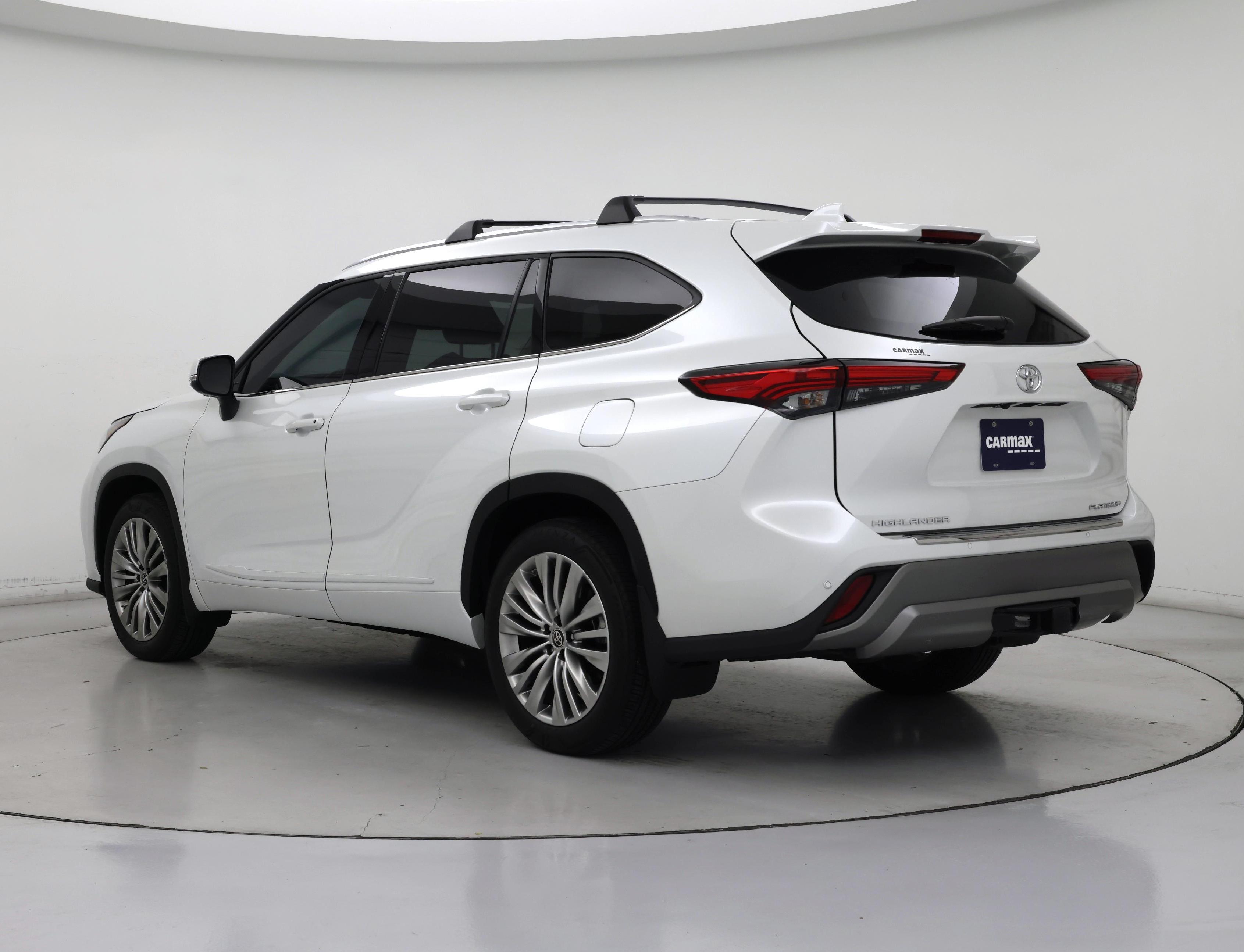 Thumbnail: 2022 Toyota Highlander - 2