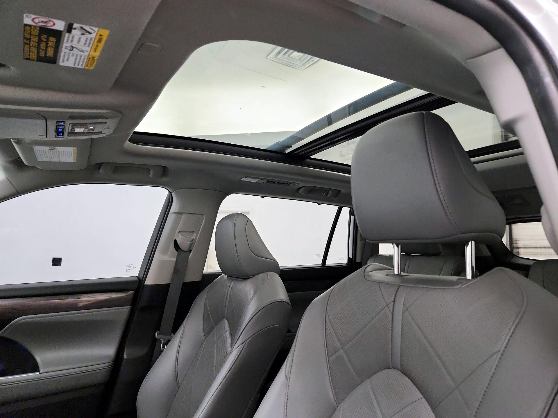 Thumbnail: 2022 Toyota Highlander - 20