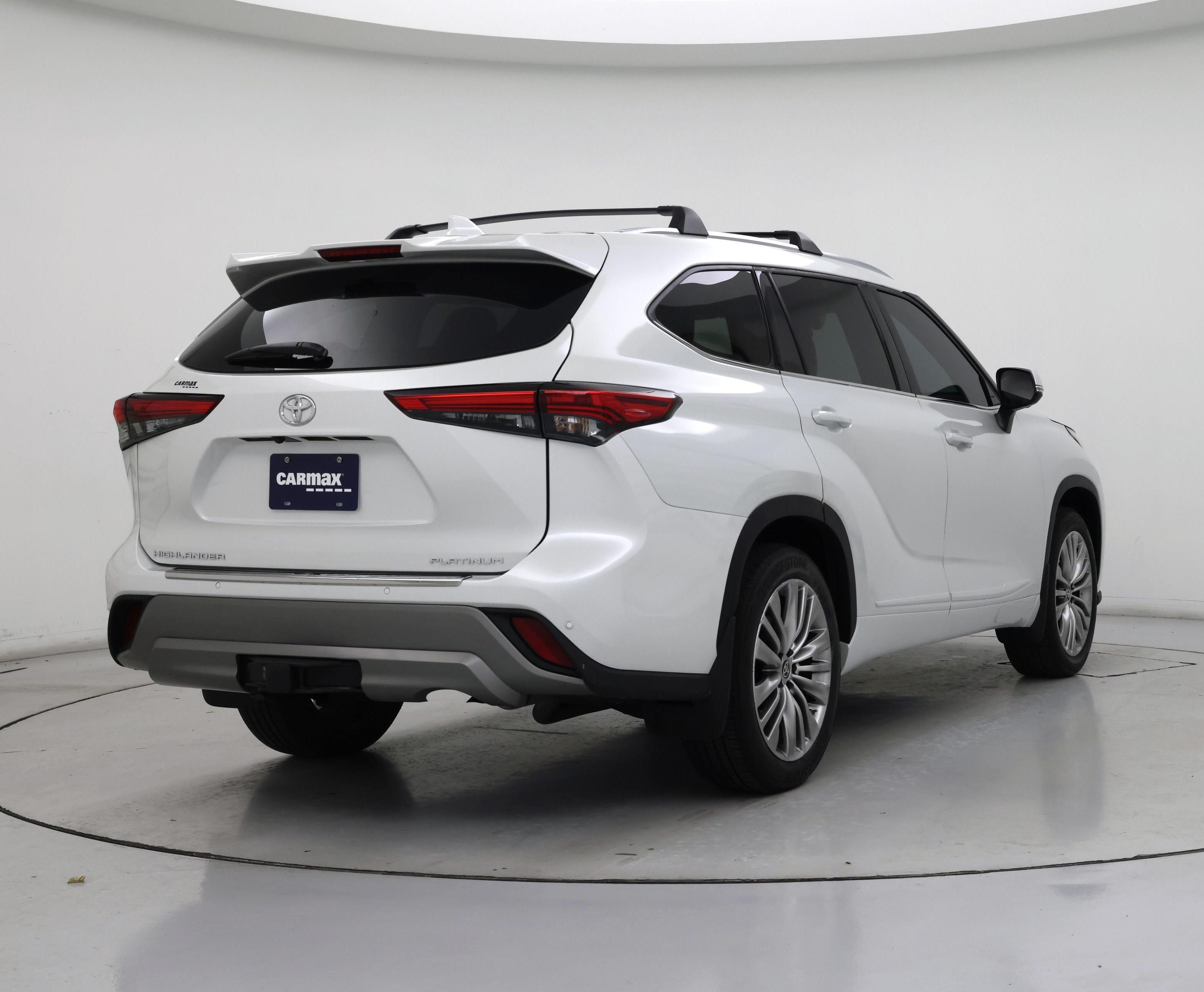 Thumbnail: 2022 Toyota Highlander - 8