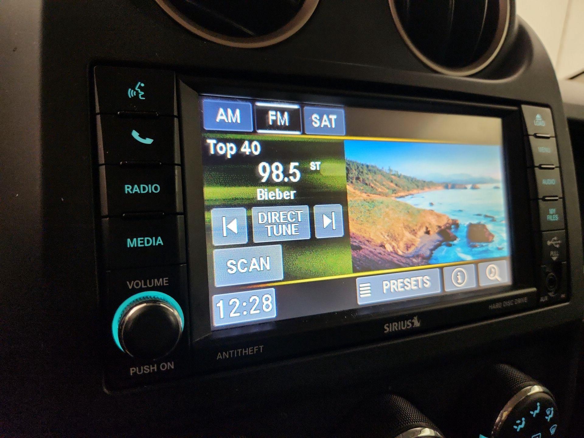Thumbnail: 2017 Jeep Patriot - 15