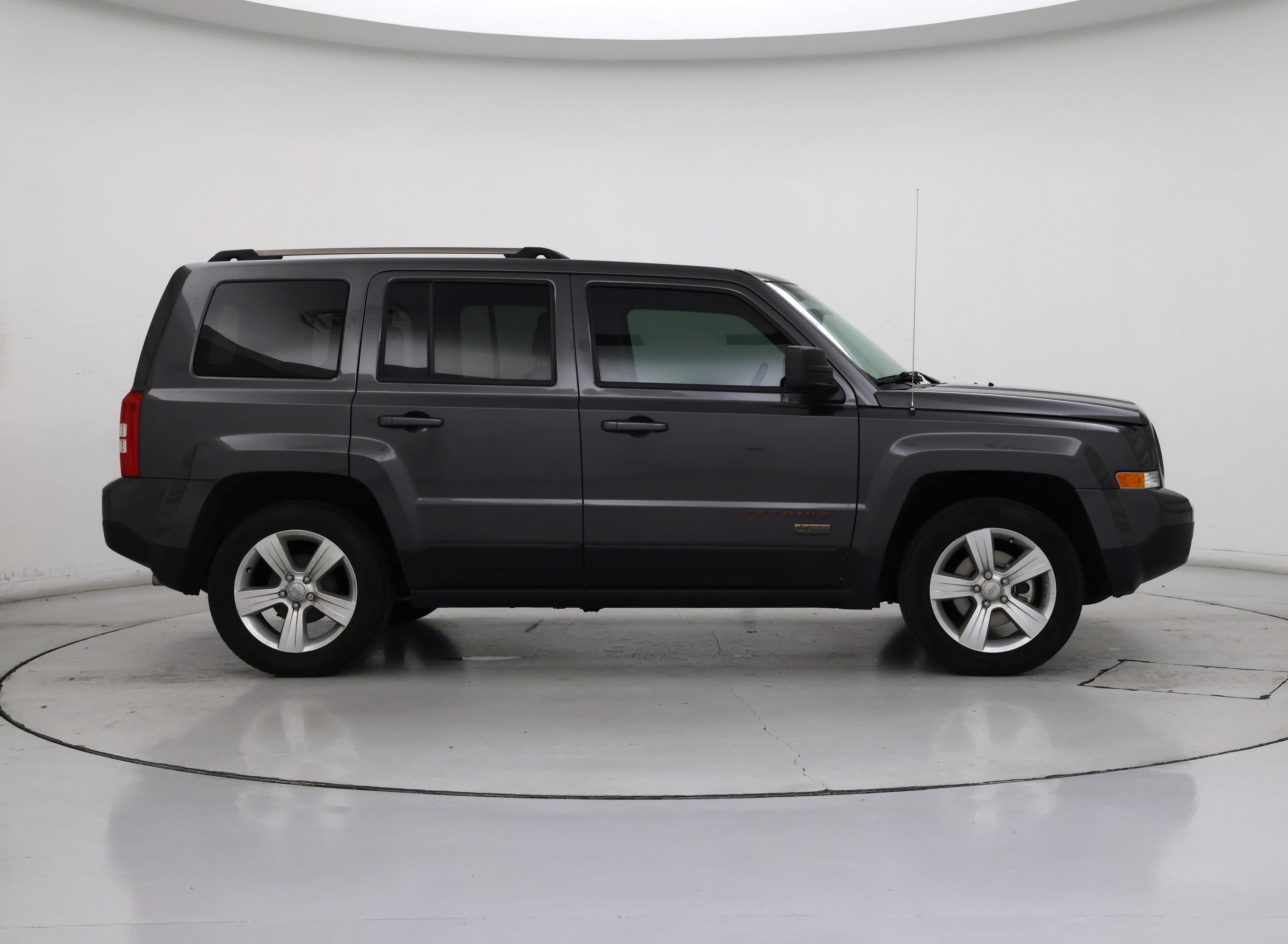 Thumbnail: 2017 Jeep Patriot - 7