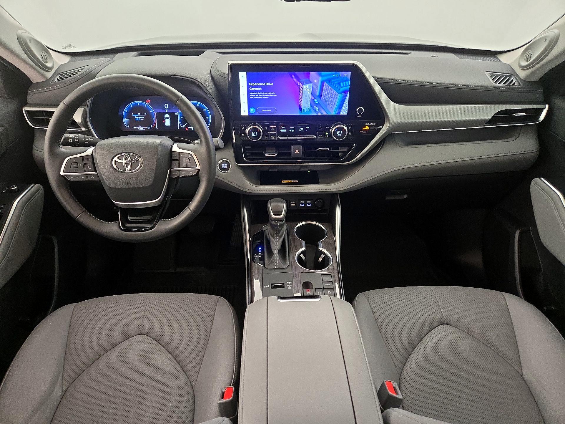 Thumbnail: 2023 Toyota Highlander - 9