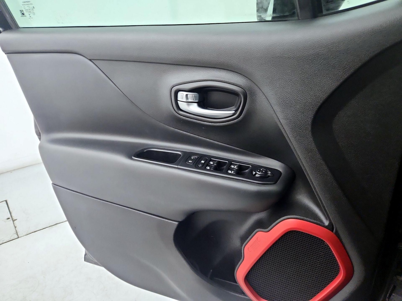 2017 Jeep Renegade Trailhawk - Photo 13