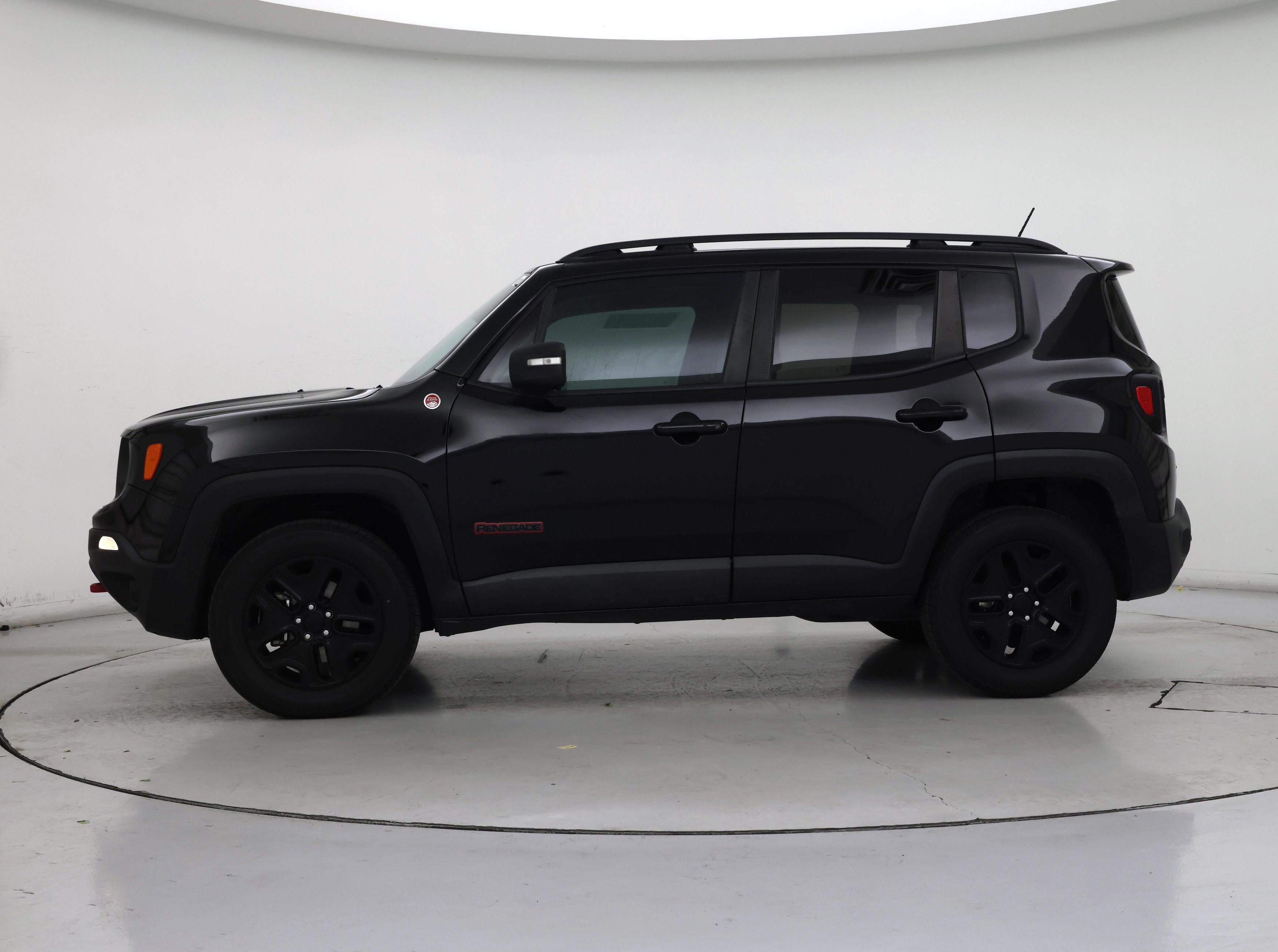Thumbnail: 2017 Jeep Renegade - 3