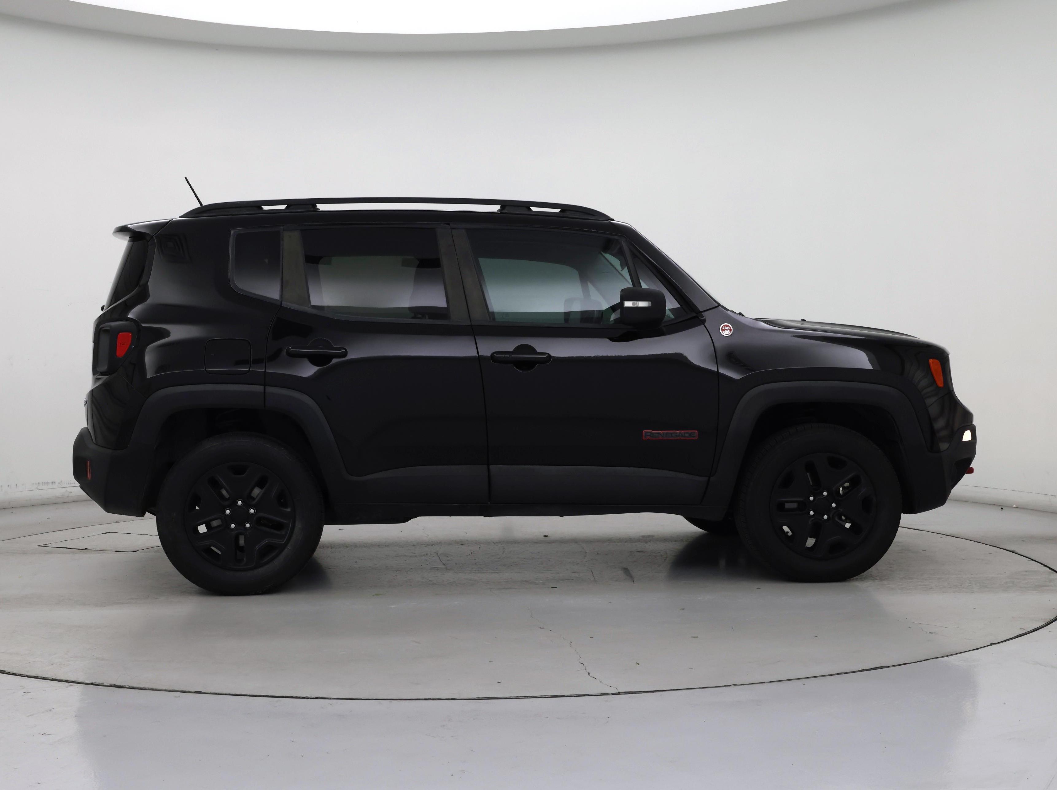Thumbnail: 2017 Jeep Renegade - 7