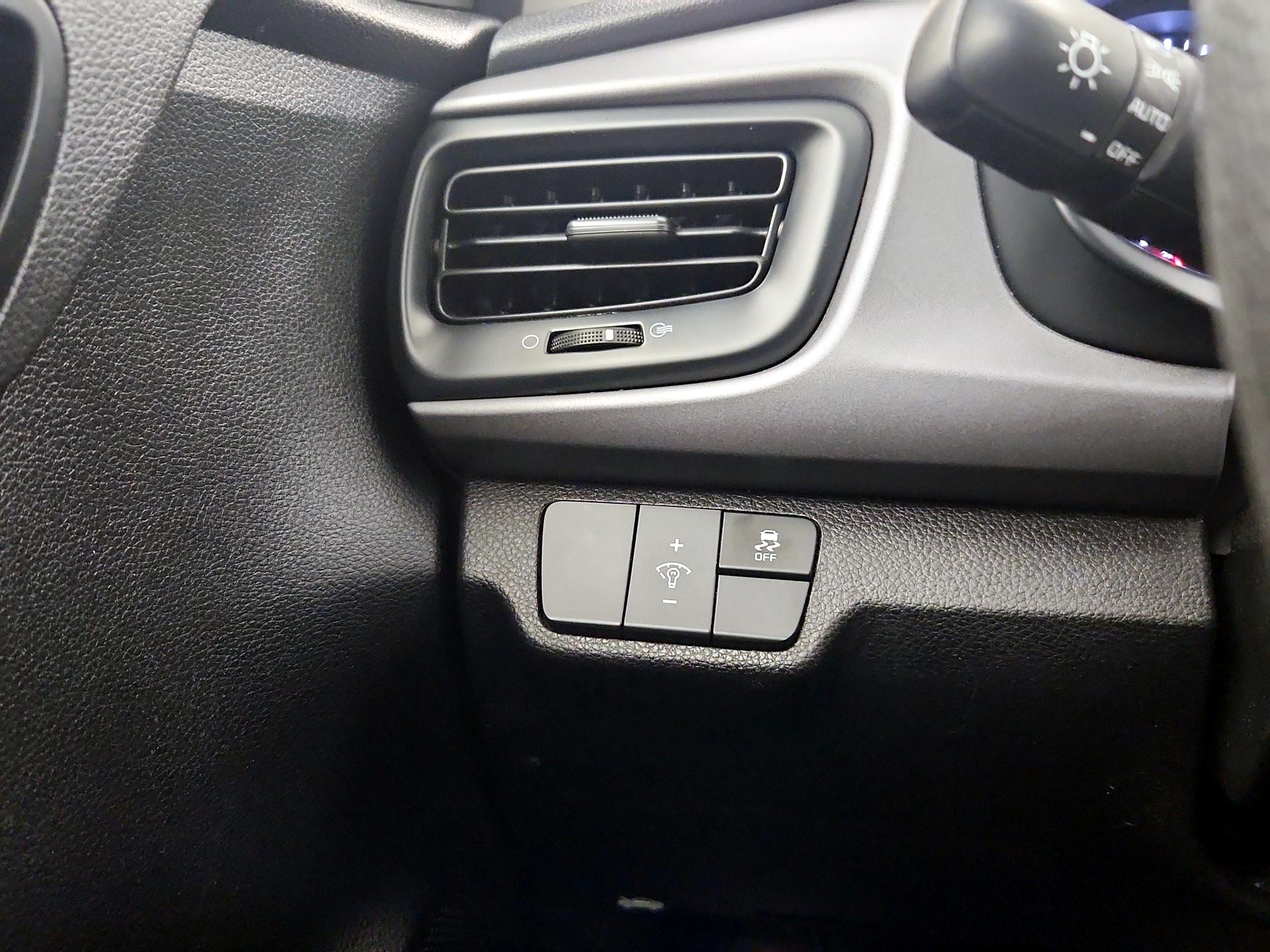 Thumbnail: 2018 Kia Rio5 - 13