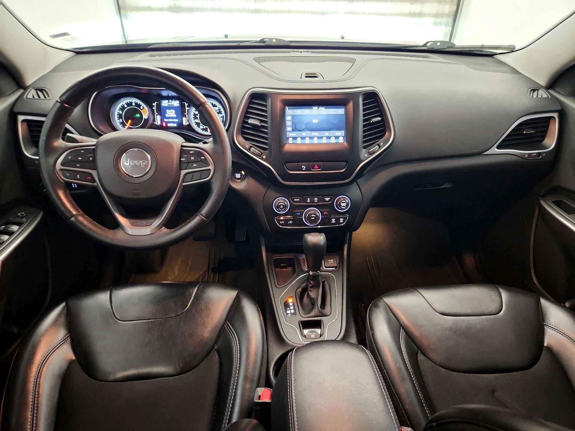 Thumbnail: 2019 Jeep Cherokee - 9