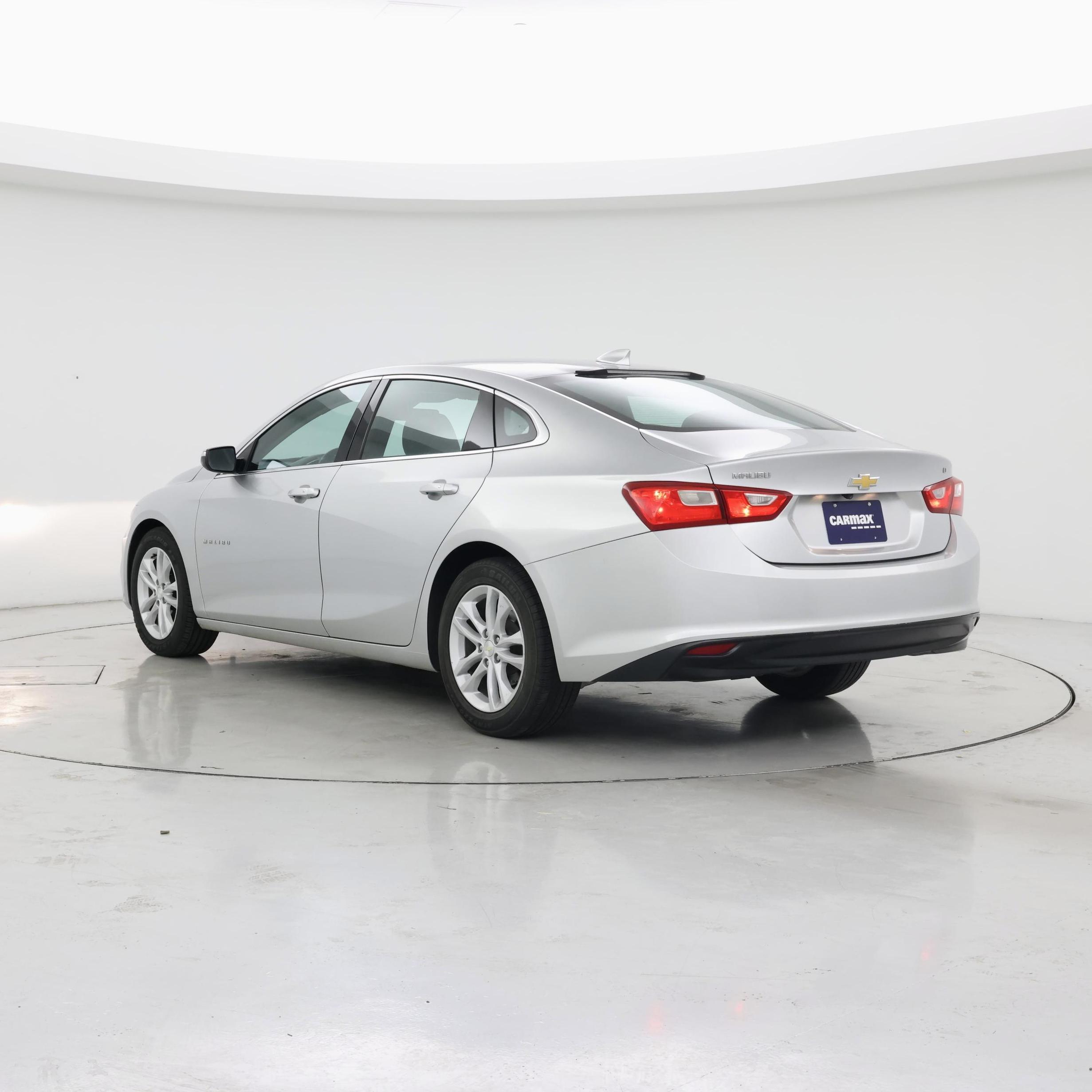 Thumbnail: 2018 Chevrolet Malibu - 2