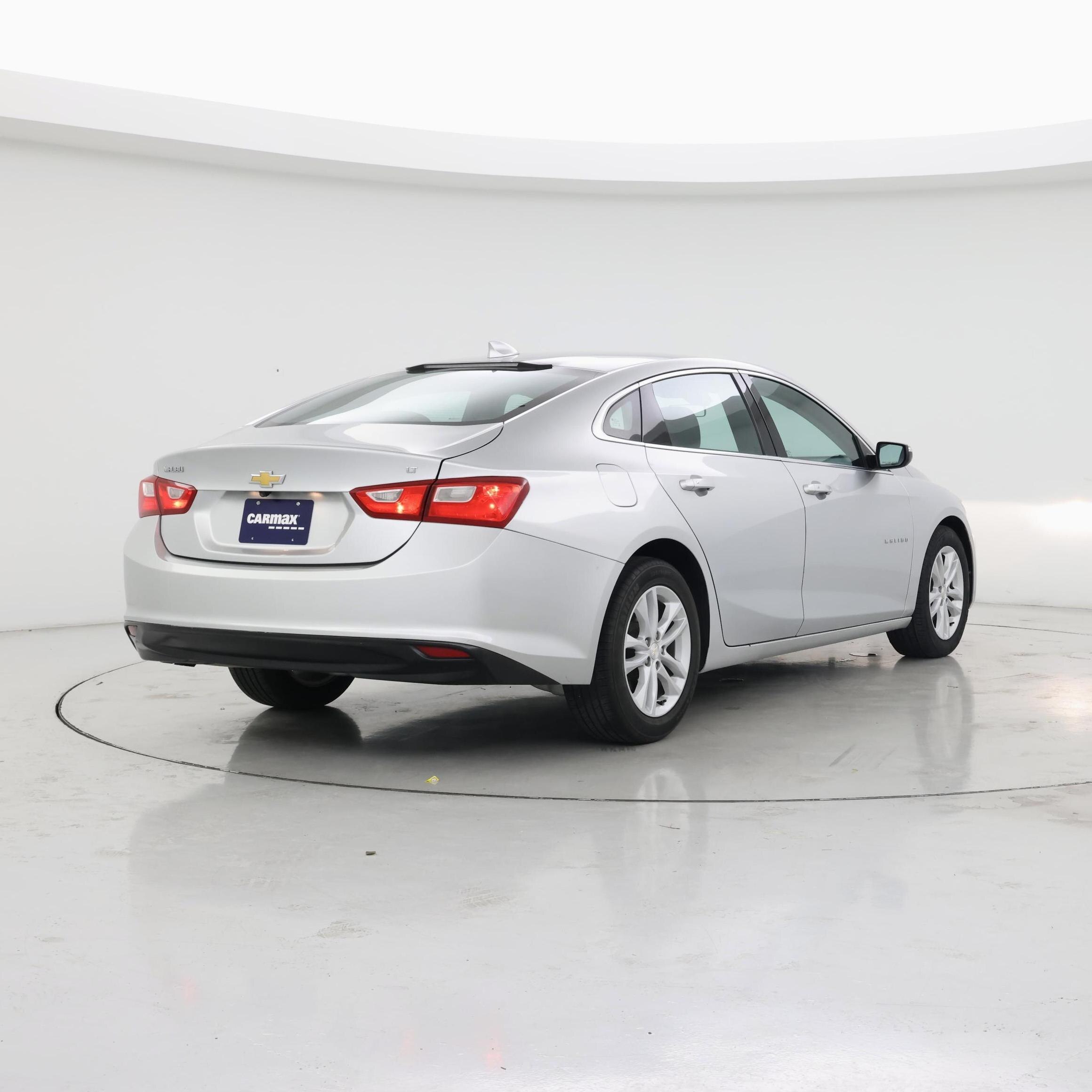 Thumbnail: 2018 Chevrolet Malibu - 8