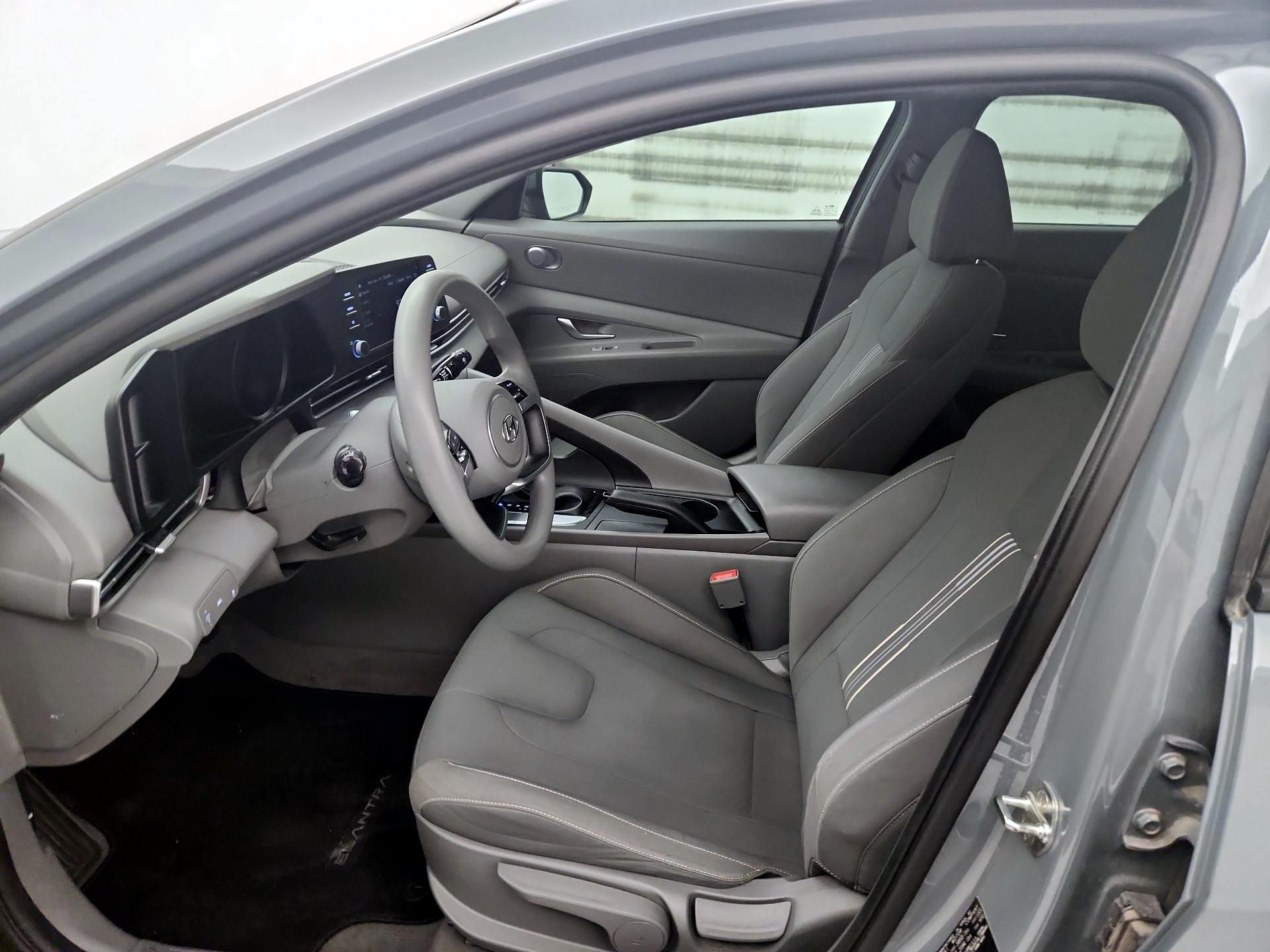 Thumbnail: 2021 Hyundai Elantra - 11