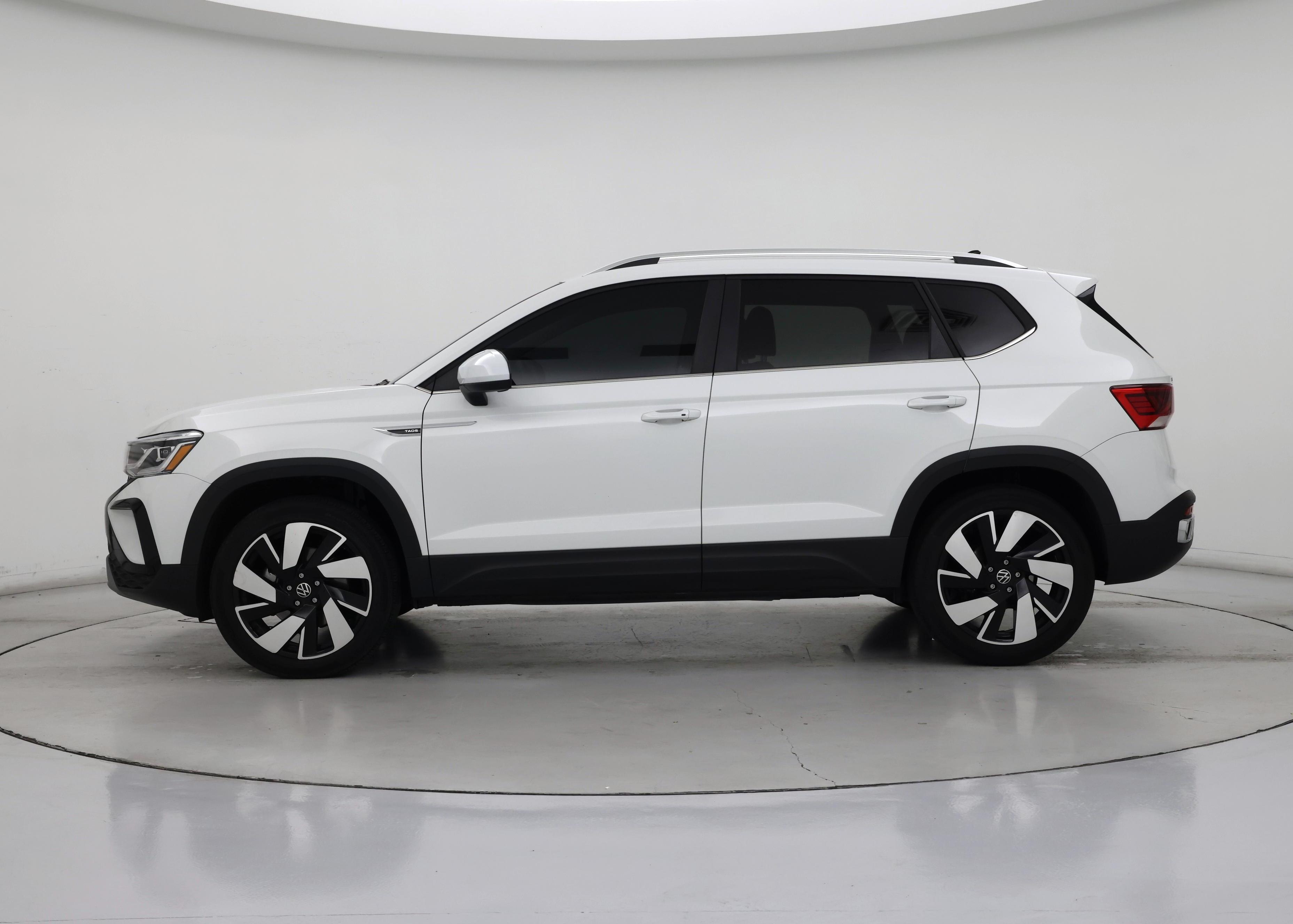 Thumbnail: 2024 Volkswagen Taos - 3