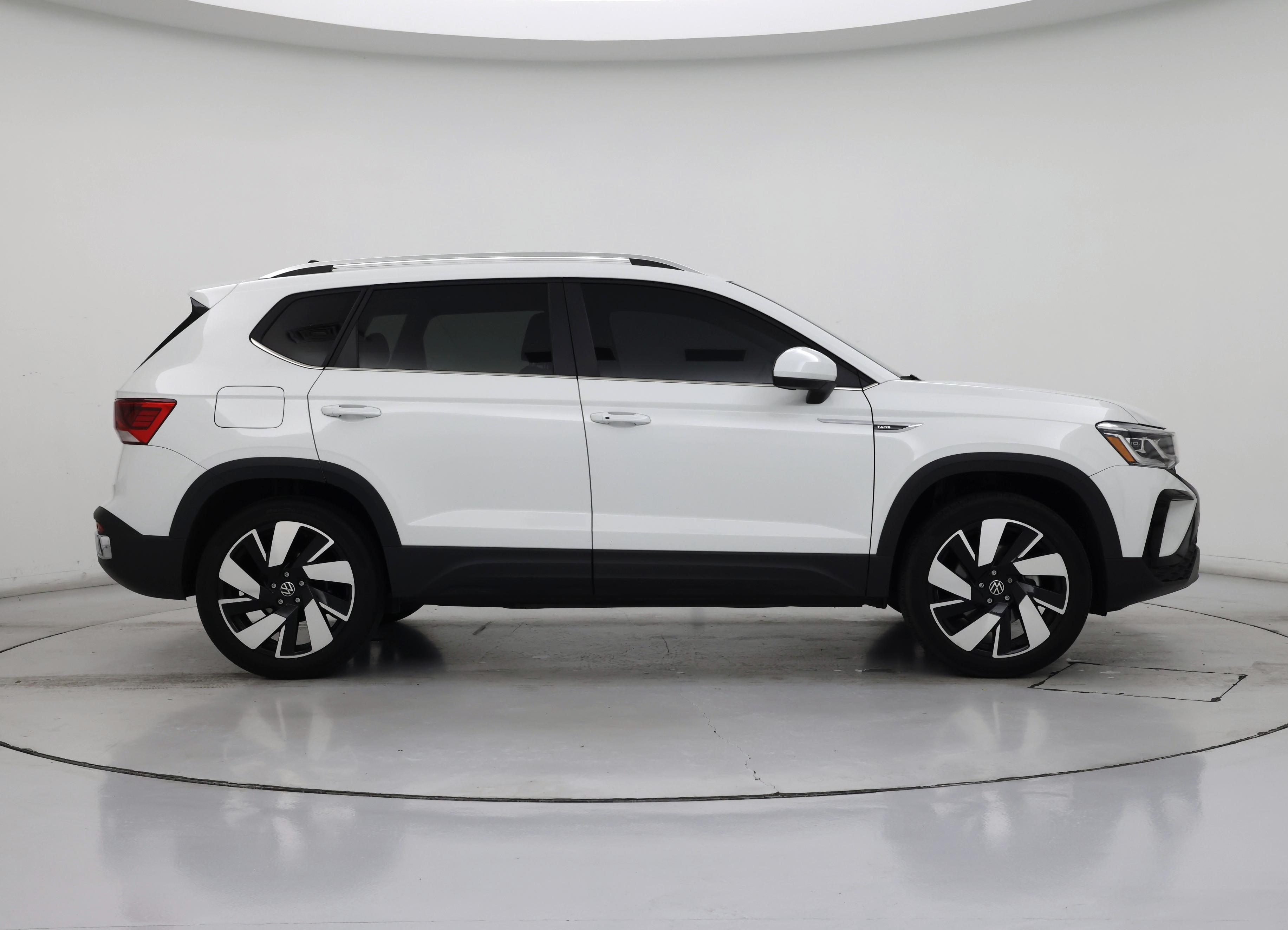 Thumbnail: 2024 Volkswagen Taos - 7