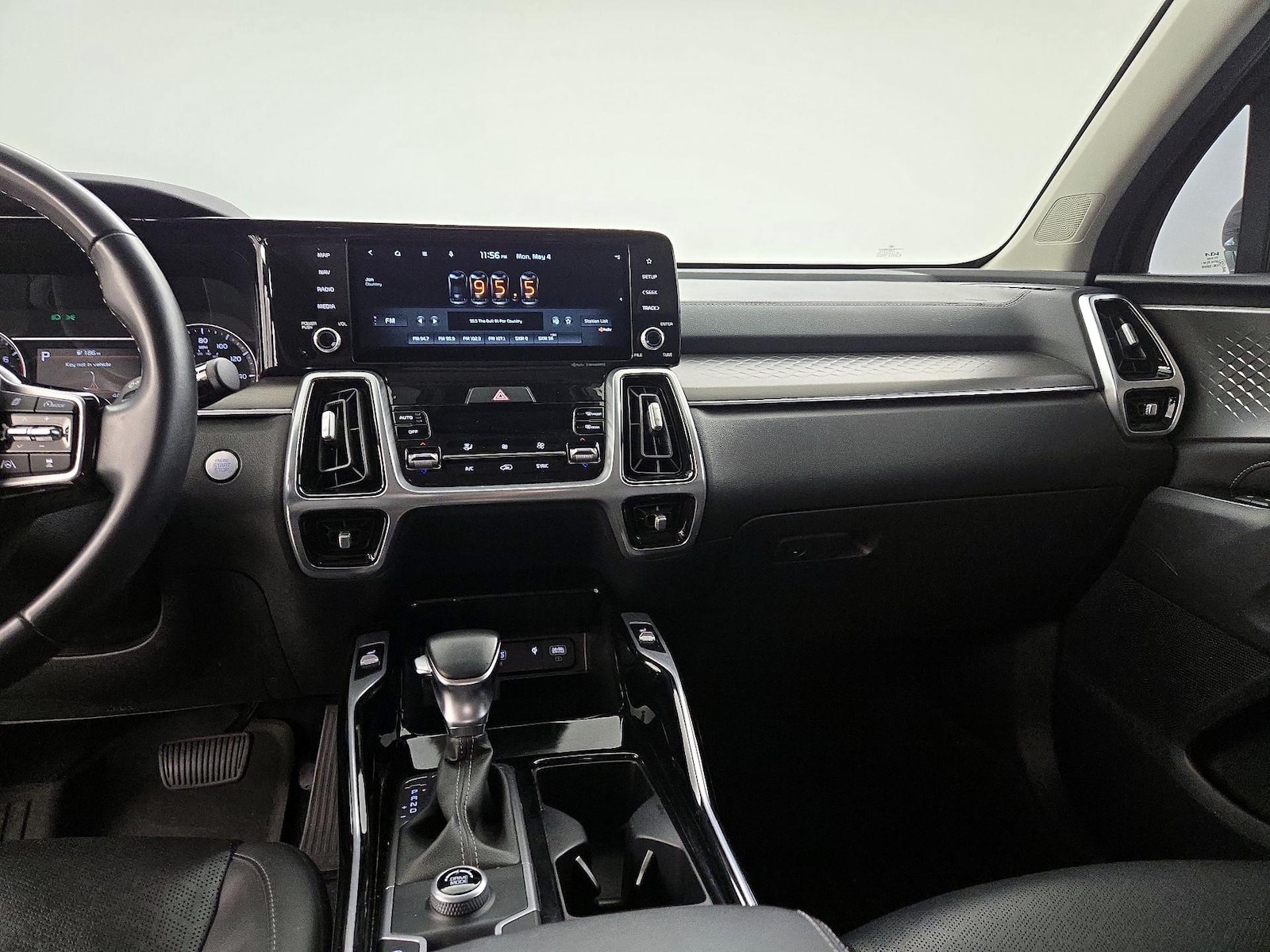 2022 Kia Sorento SX - Photo 10