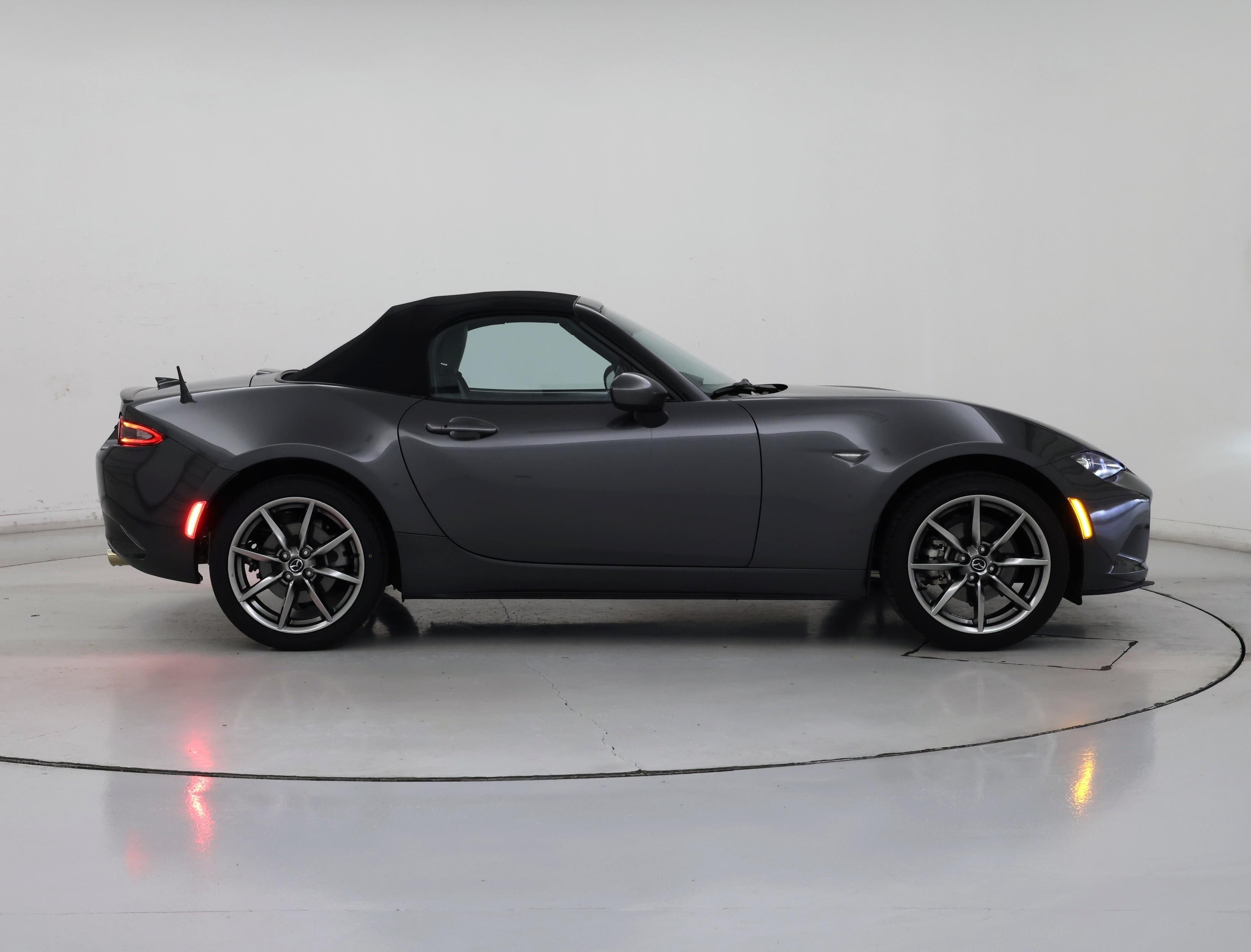 Thumbnail: 2023 Mazda MX-5 Miata - 7