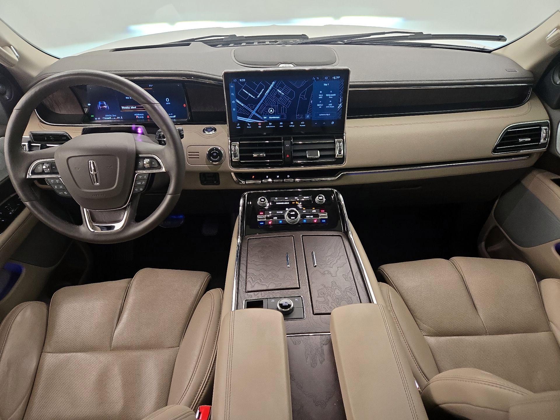 Thumbnail: 2023 Lincoln Navigator L - 9