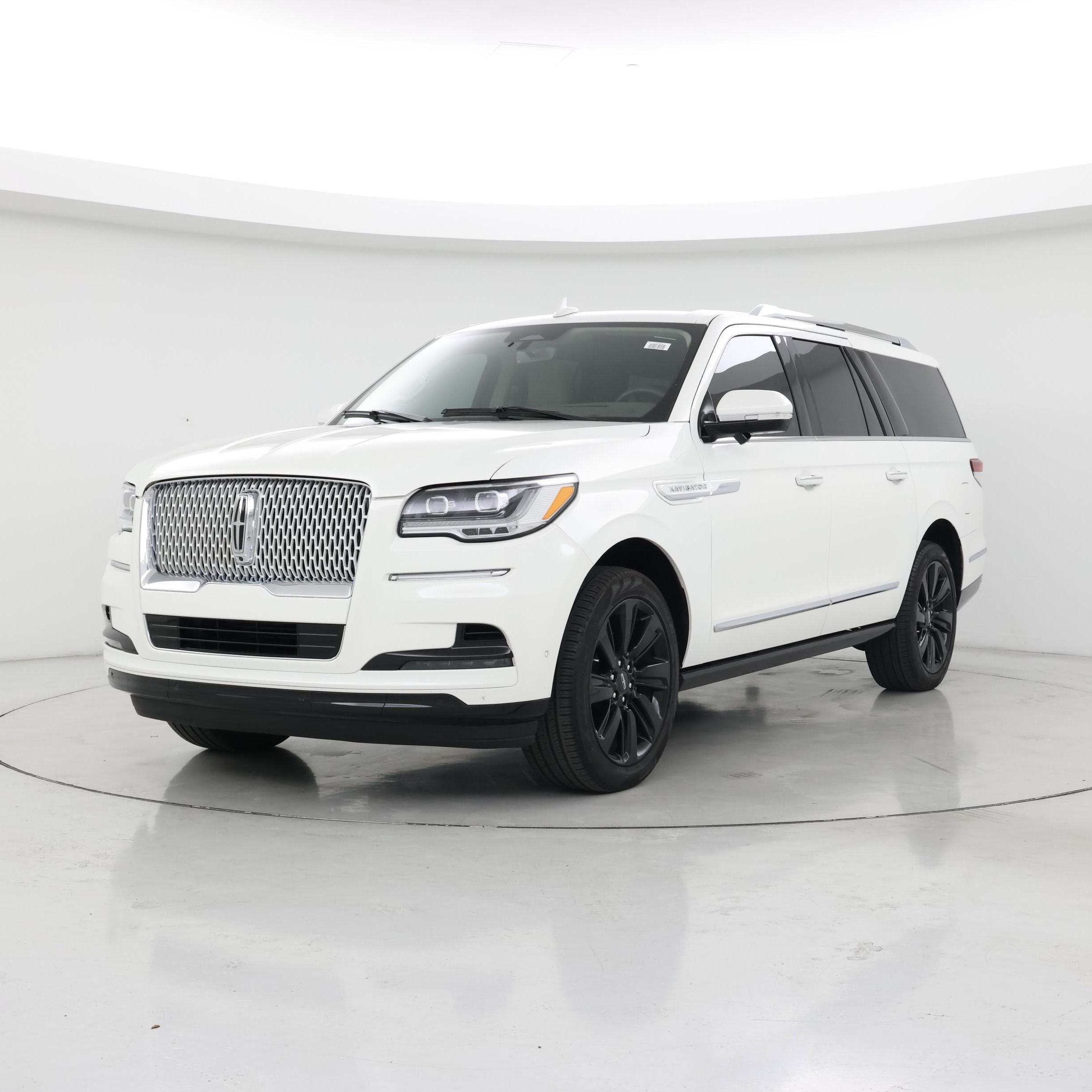 Thumbnail: 2023 Lincoln Navigator L - 4