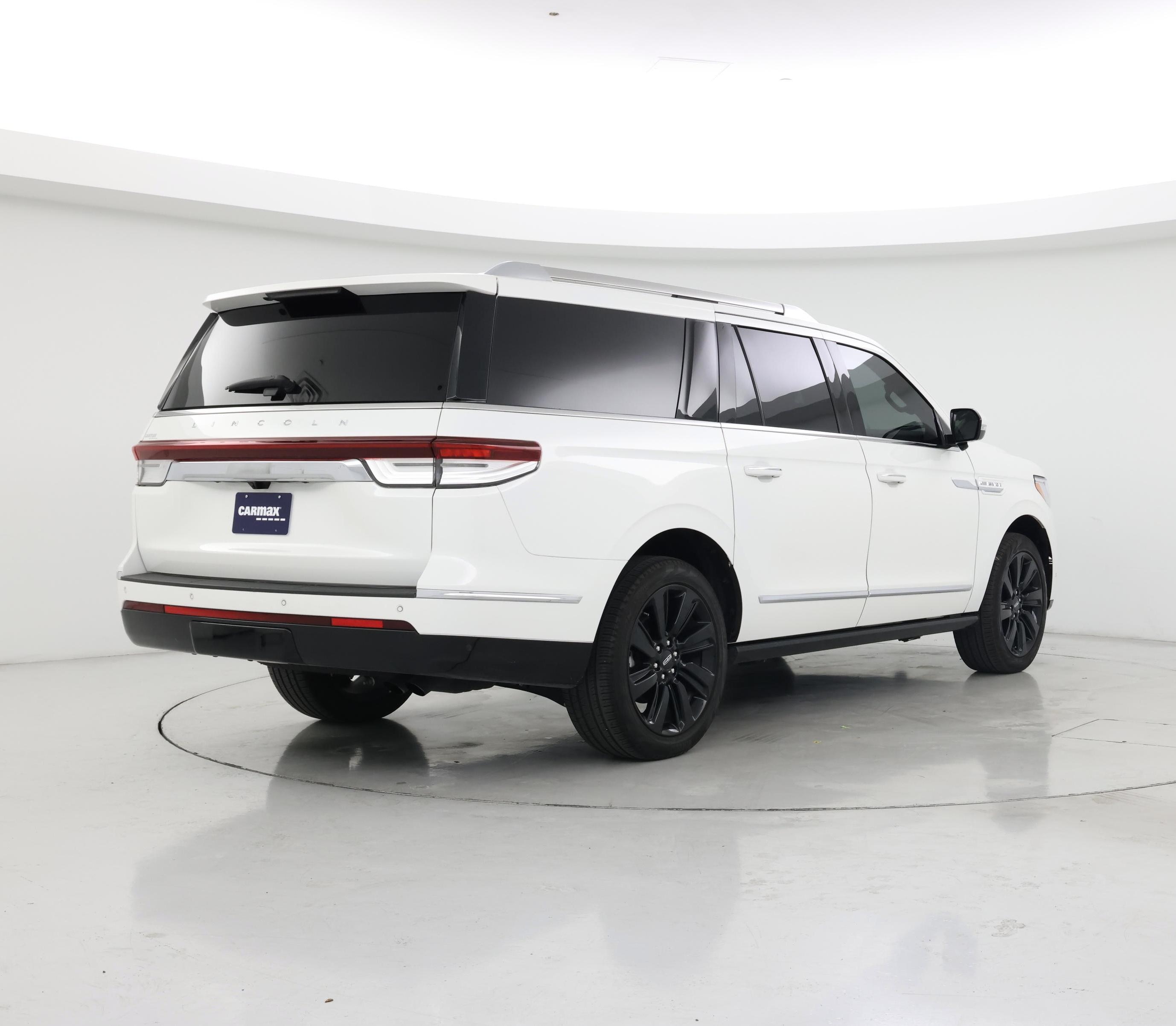 Thumbnail: 2023 Lincoln Navigator L - 8