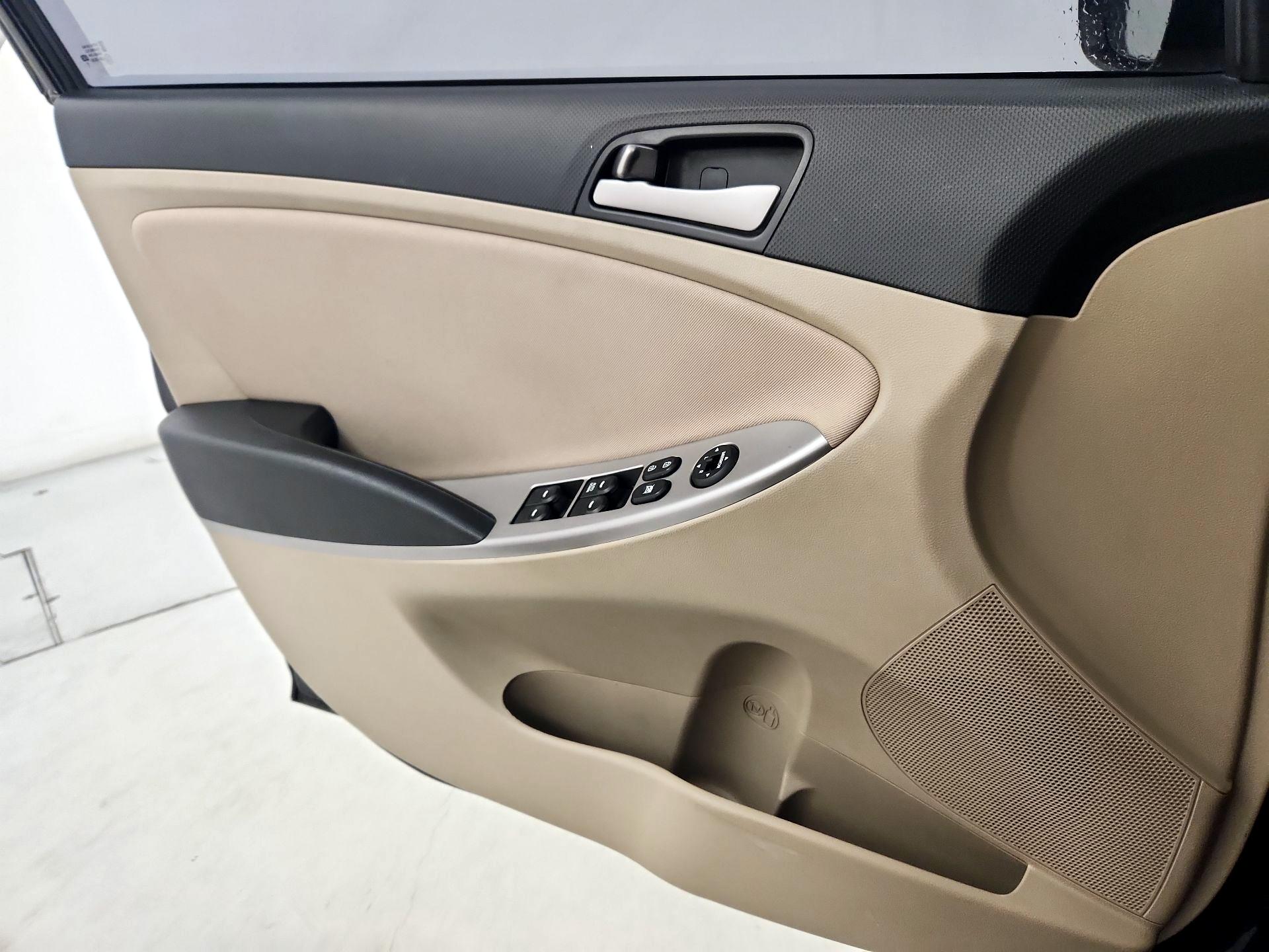 Thumbnail: 2017 Hyundai Accent - 12