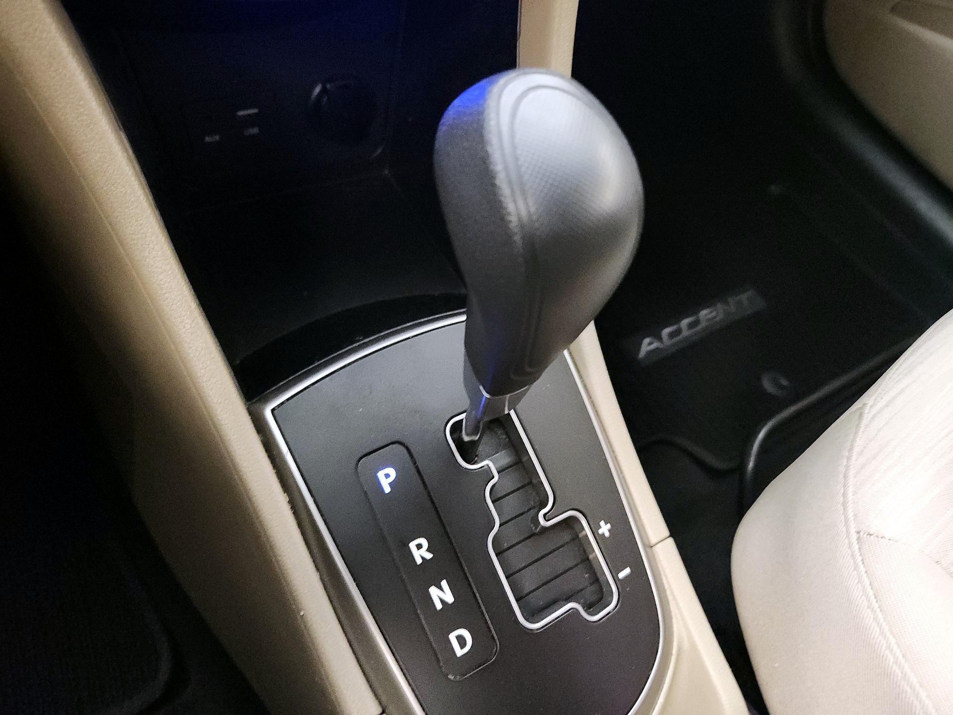 Thumbnail: 2017 Hyundai Accent - 16