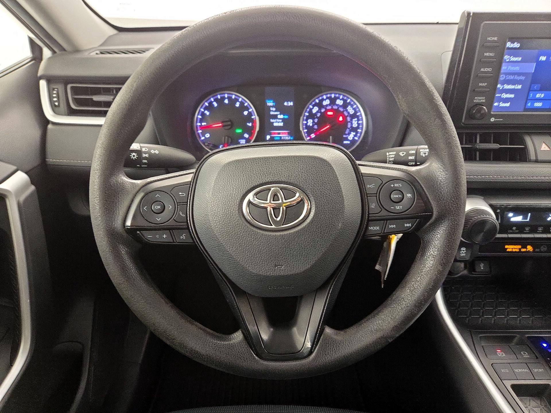 Thumbnail: 2021 Toyota RAV4 - 10