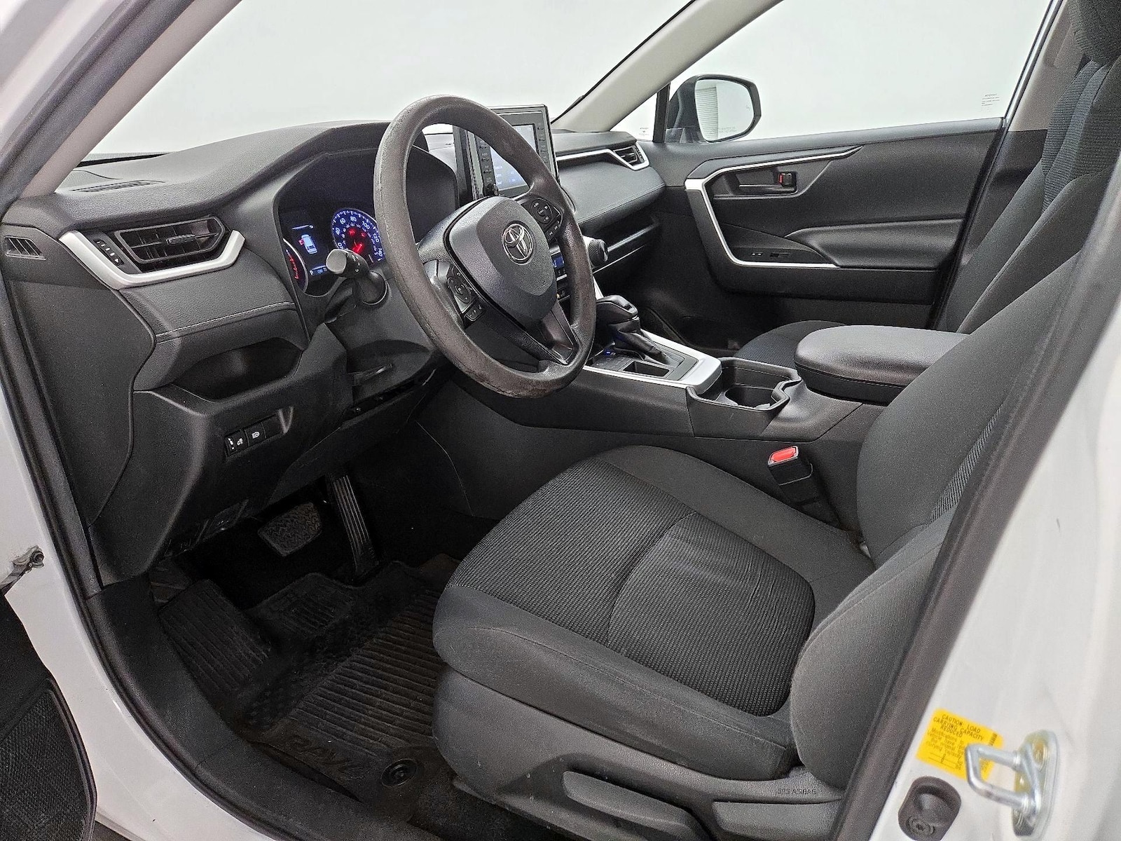2021 Toyota RAV4 LE - Photo 12