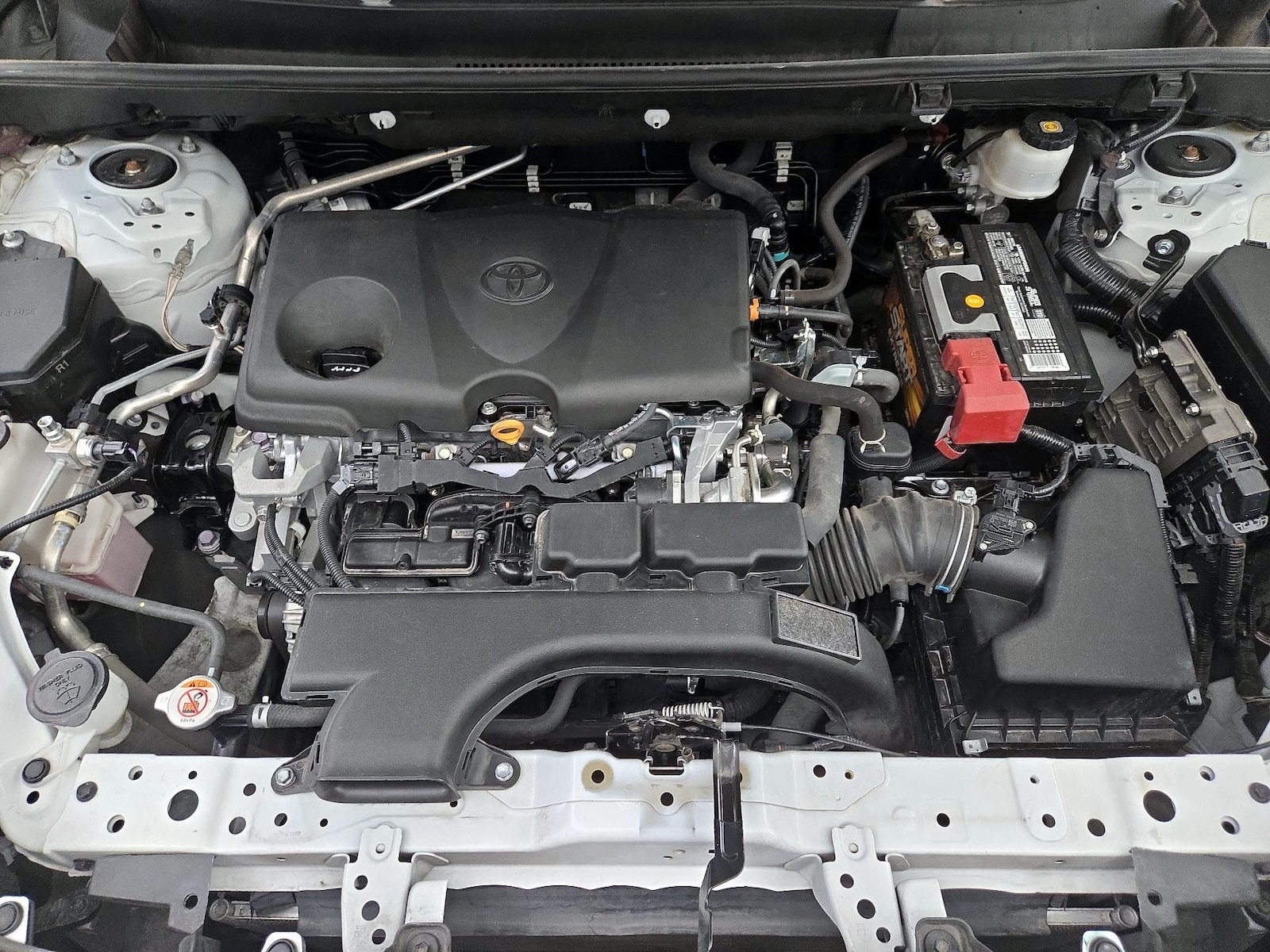 2021 Toyota RAV4 LE - Photo 22