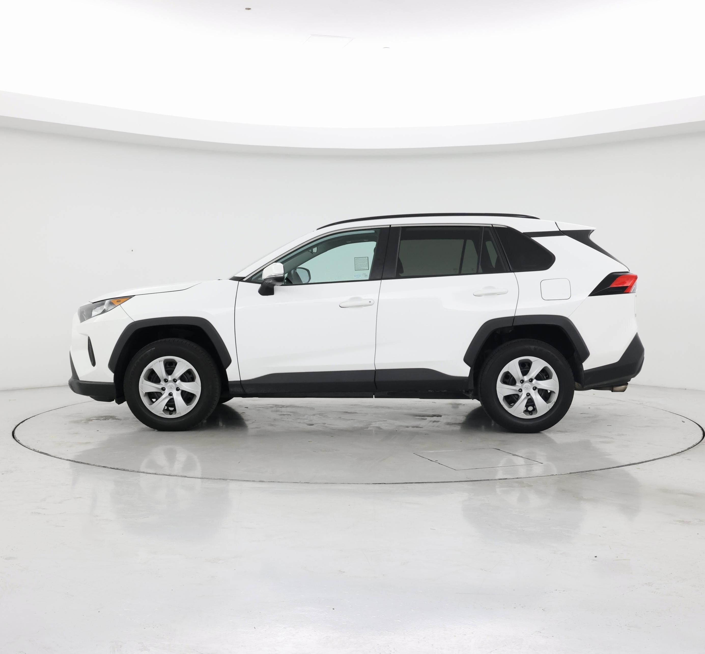 Thumbnail: 2021 Toyota RAV4 - 3