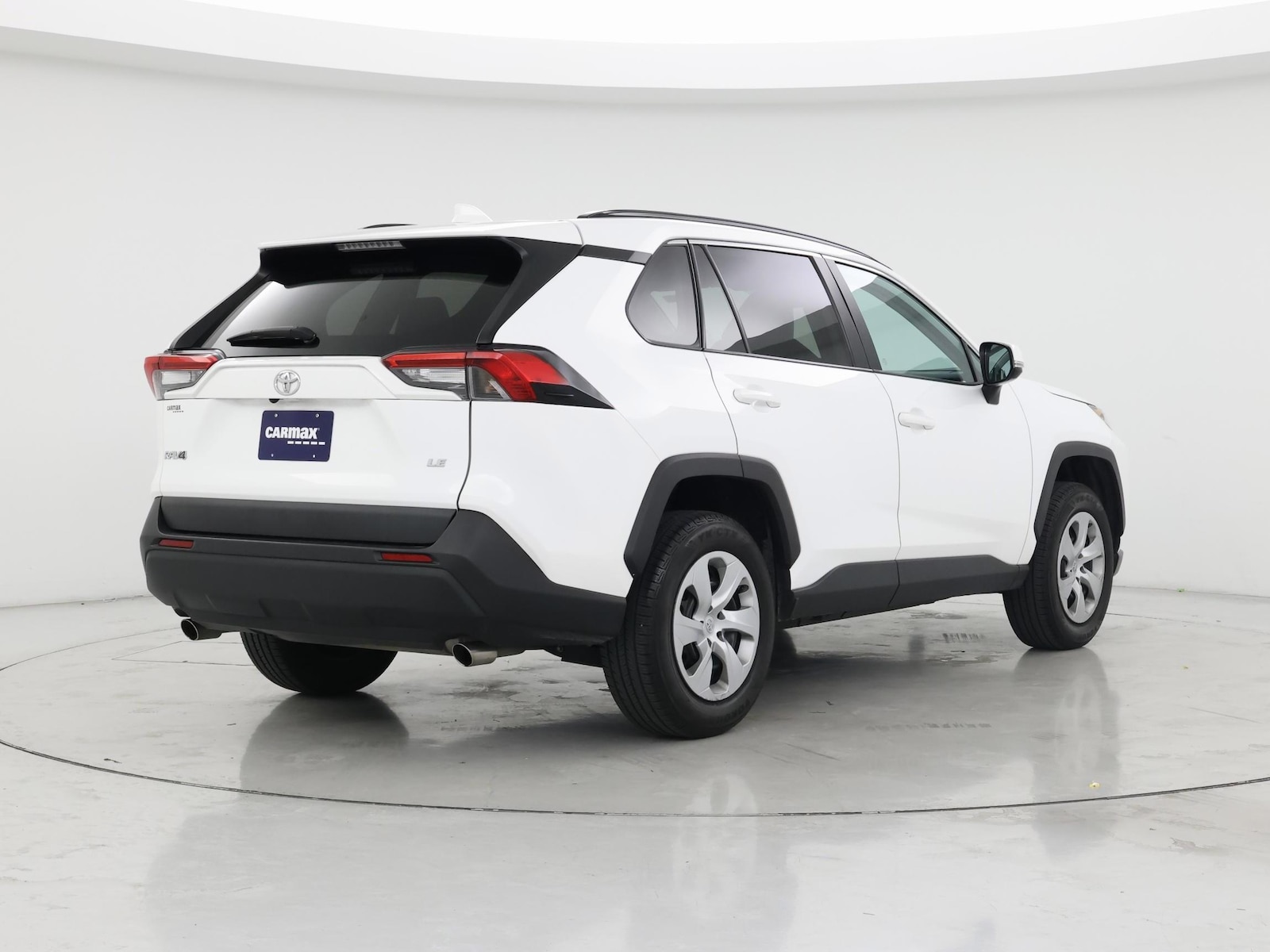 2021 Toyota RAV4 LE - Photo 9