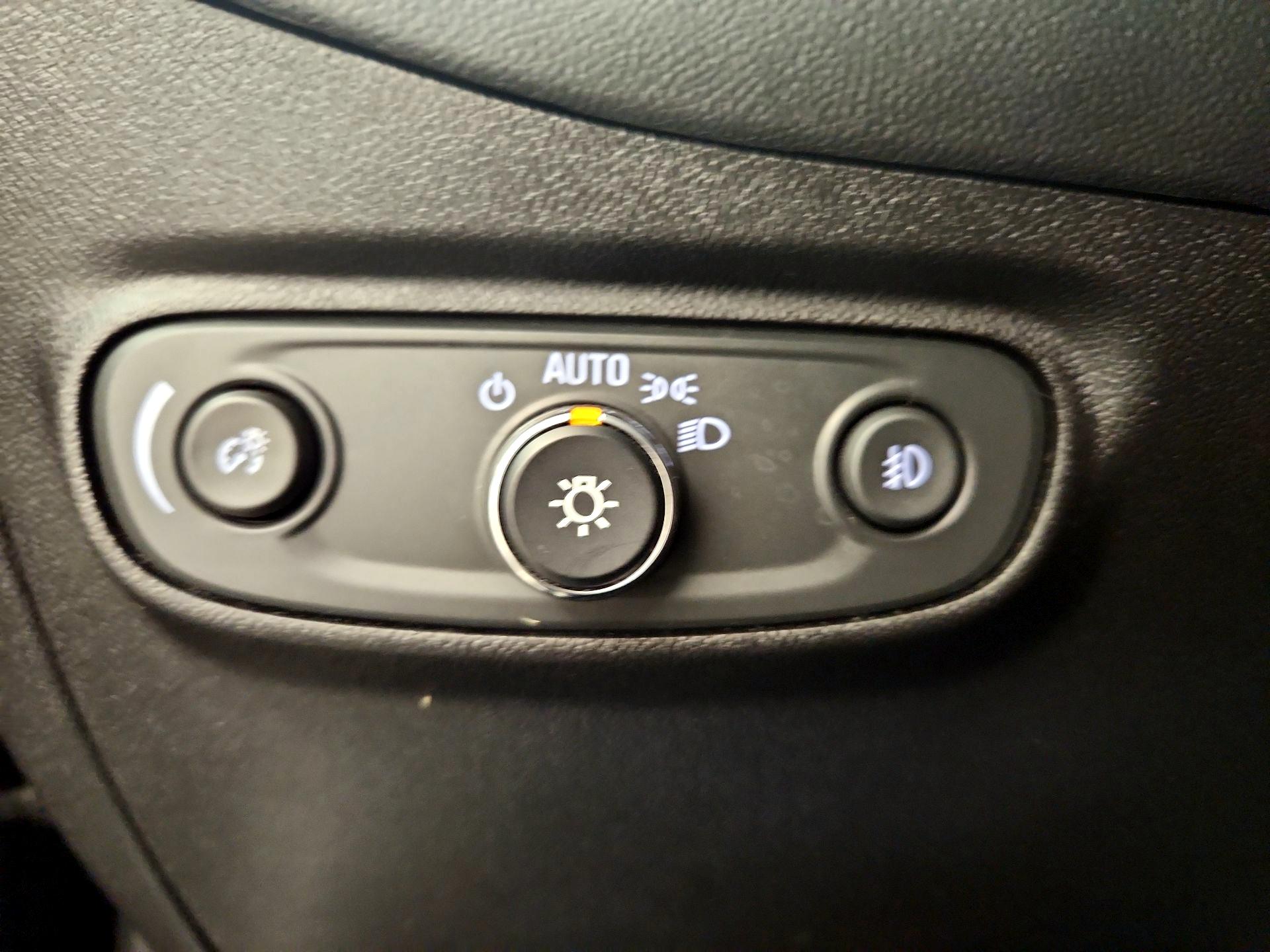 Thumbnail: 2019 Chevrolet Equinox - 13
