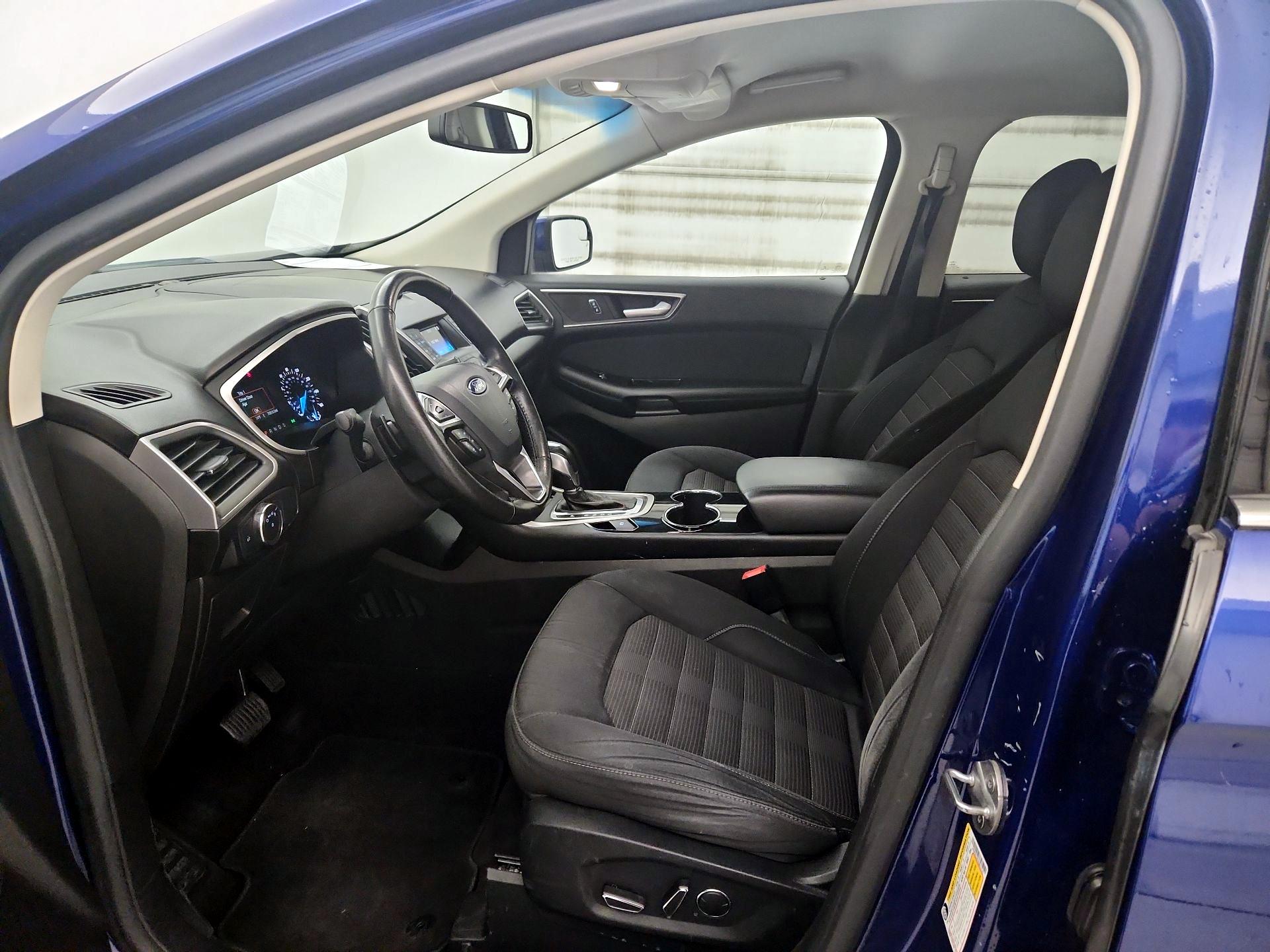 Thumbnail: 2015 Ford Edge - 11