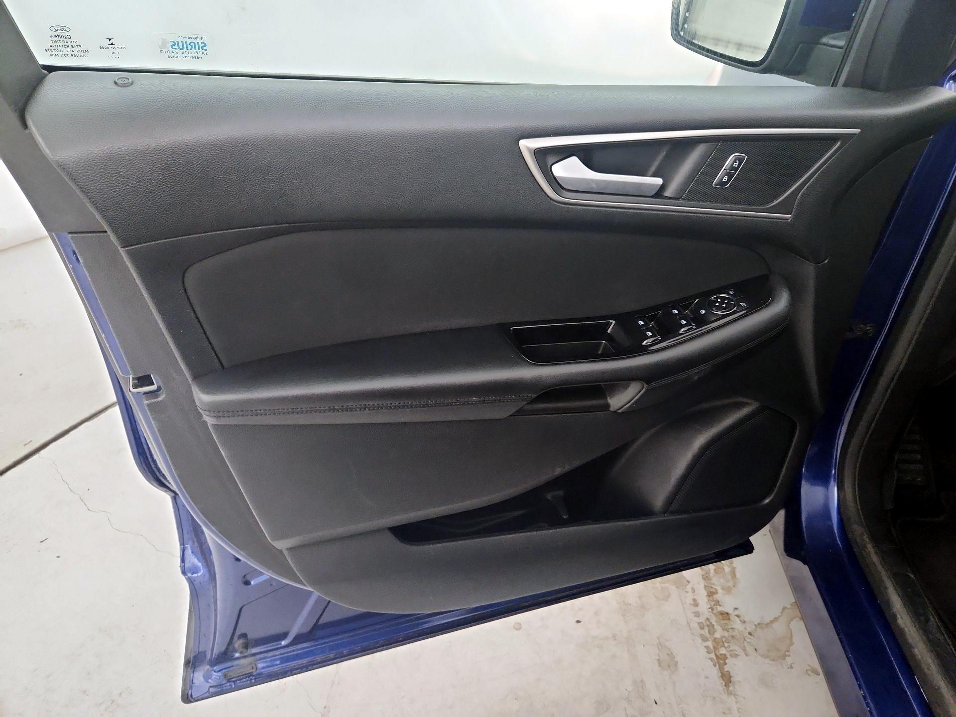 Thumbnail: 2015 Ford Edge - 12