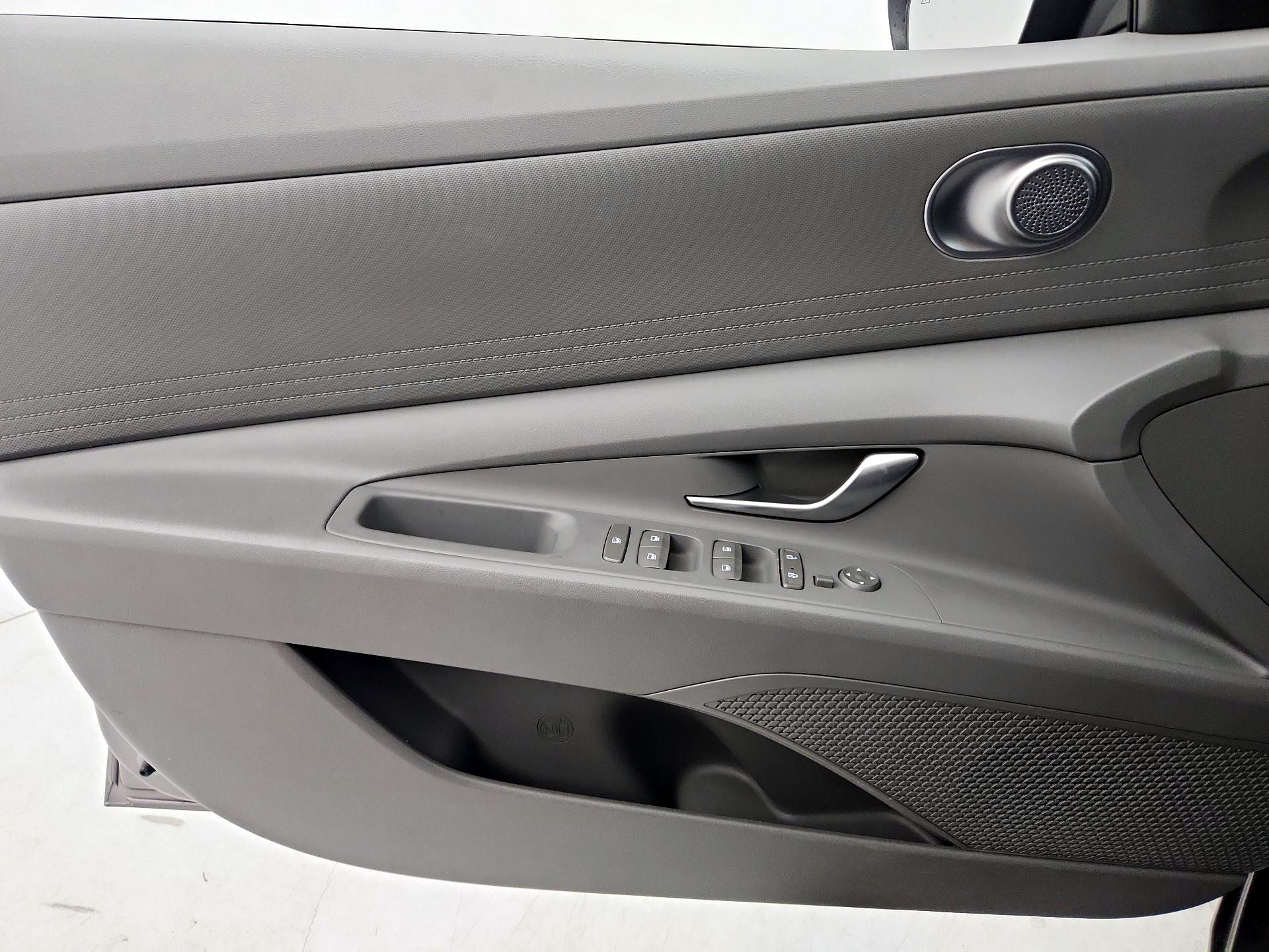 Thumbnail: 2023 Hyundai Elantra - 12