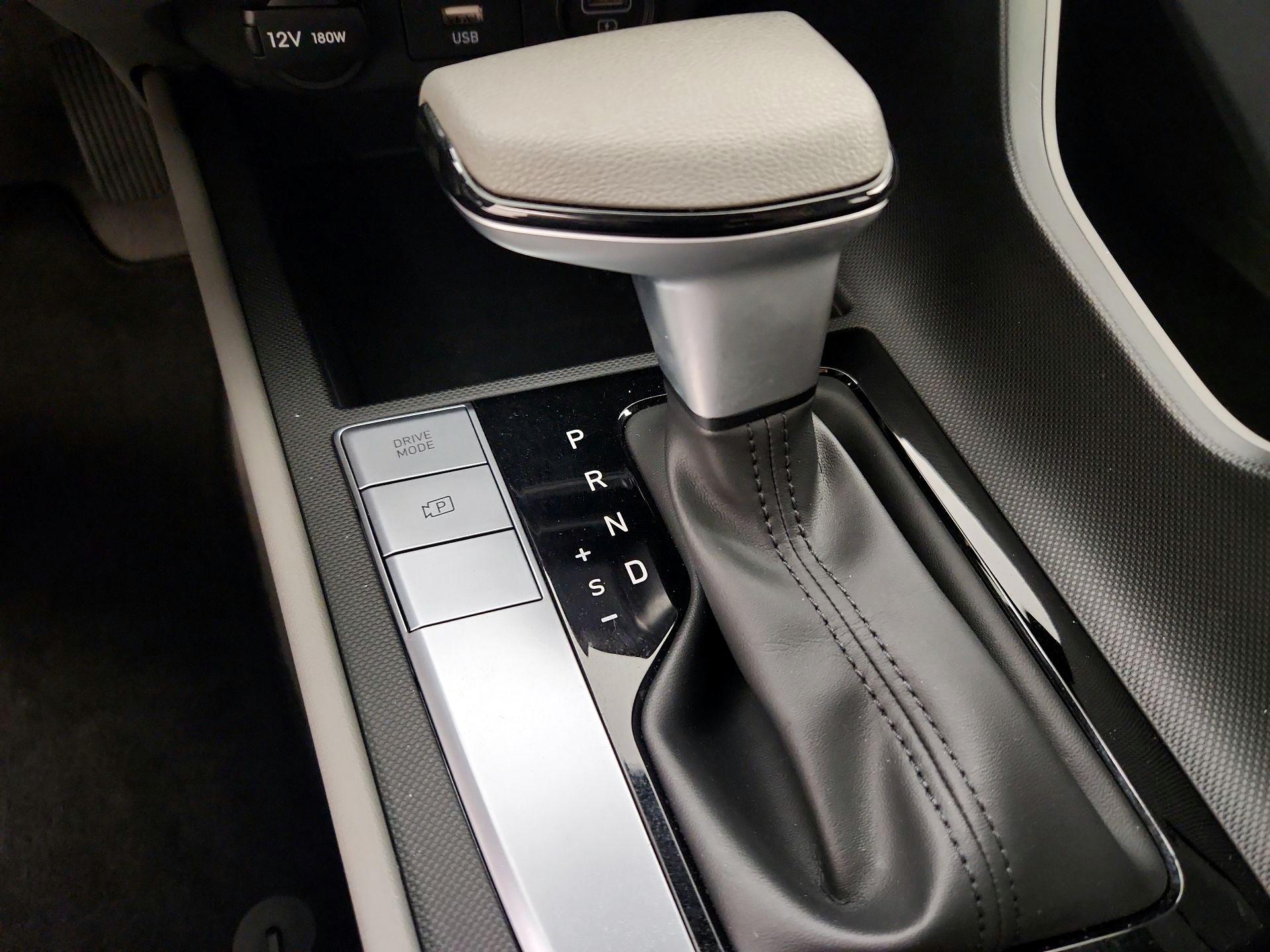 Thumbnail: 2023 Hyundai Elantra - 17