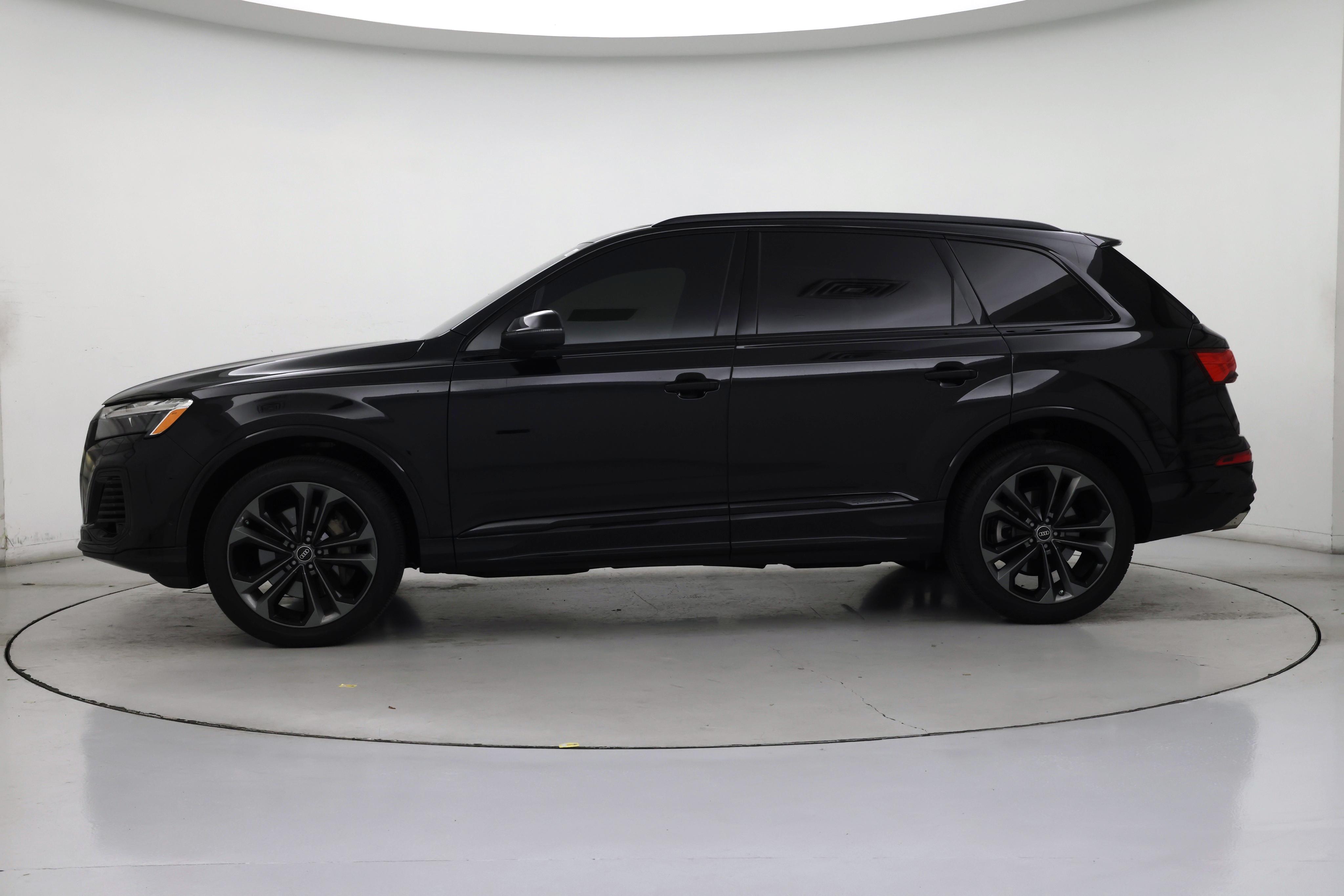 Thumbnail: 2025 Audi Q7 - 3