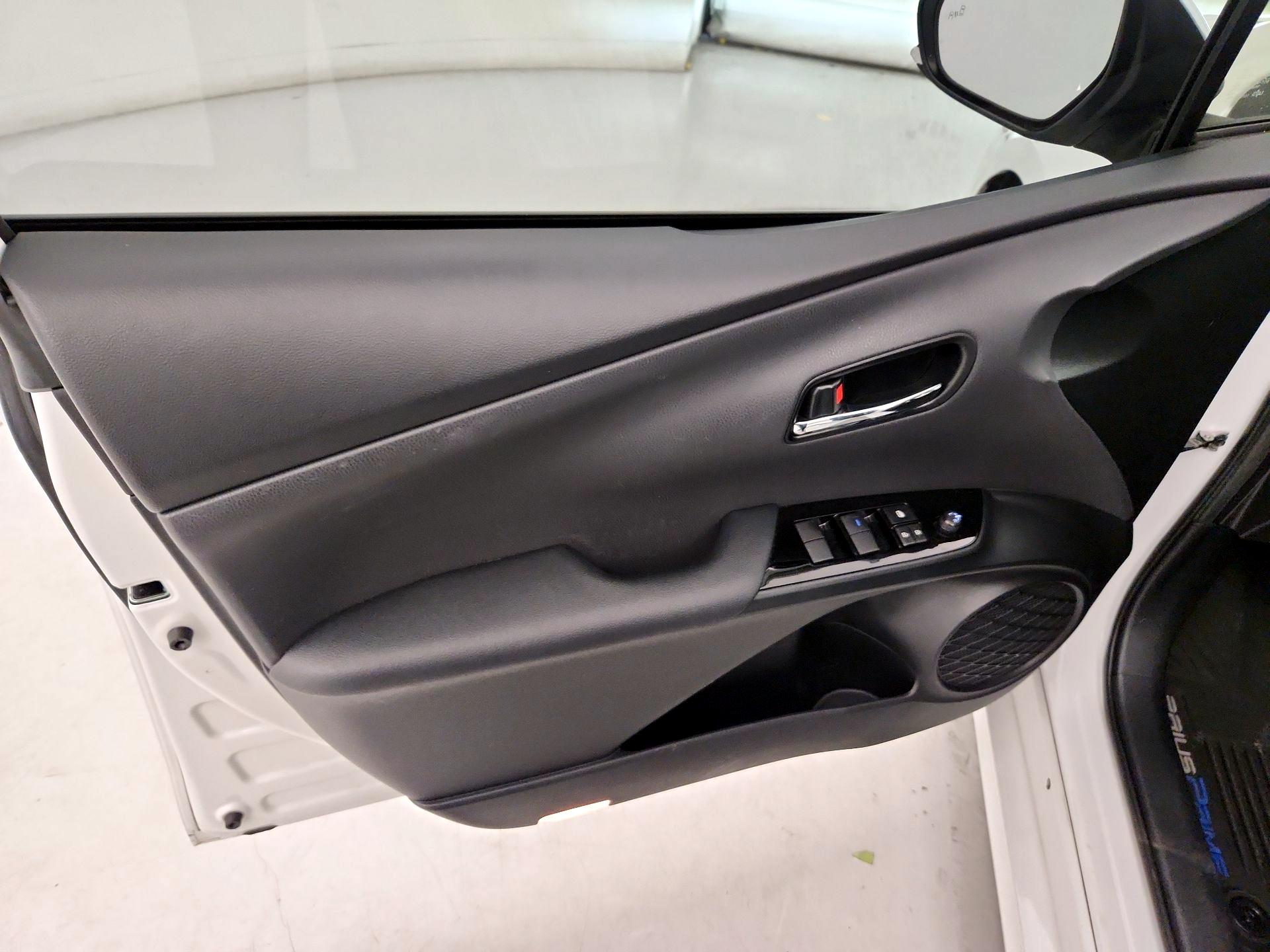 Thumbnail: 2021 Toyota Prius Prime - 12