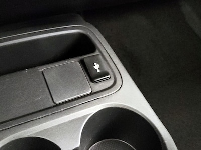 USB/AUX Ports