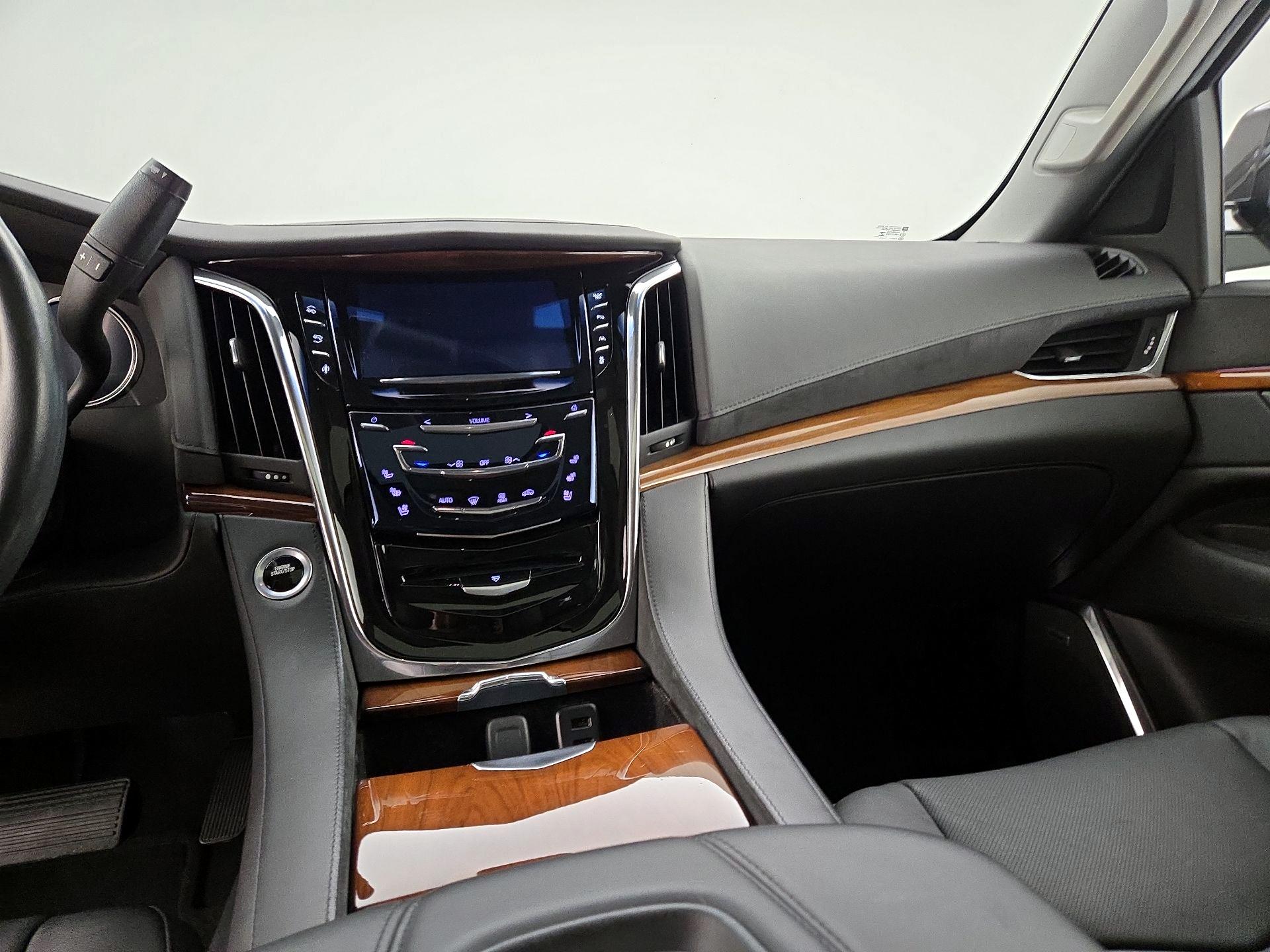 Thumbnail: 2016 Cadillac Escalade - 9