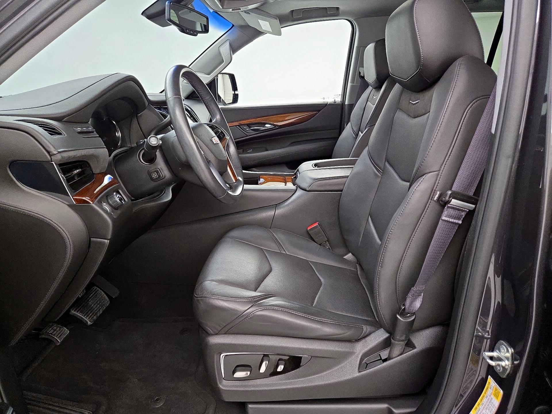 Thumbnail: 2016 Cadillac Escalade - 11