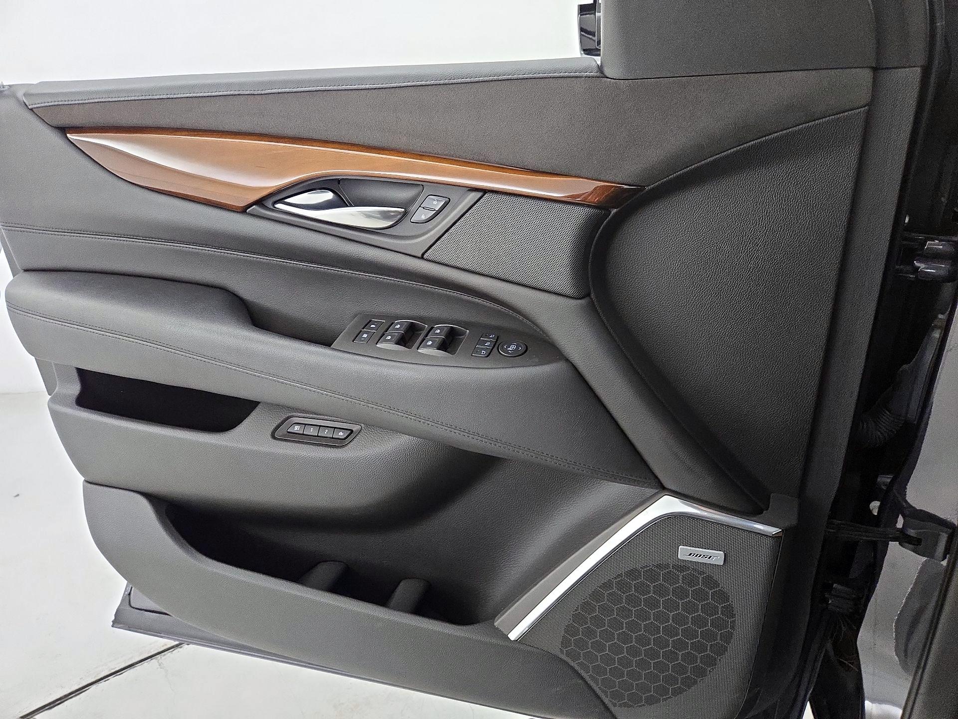 Thumbnail: 2016 Cadillac Escalade - 12